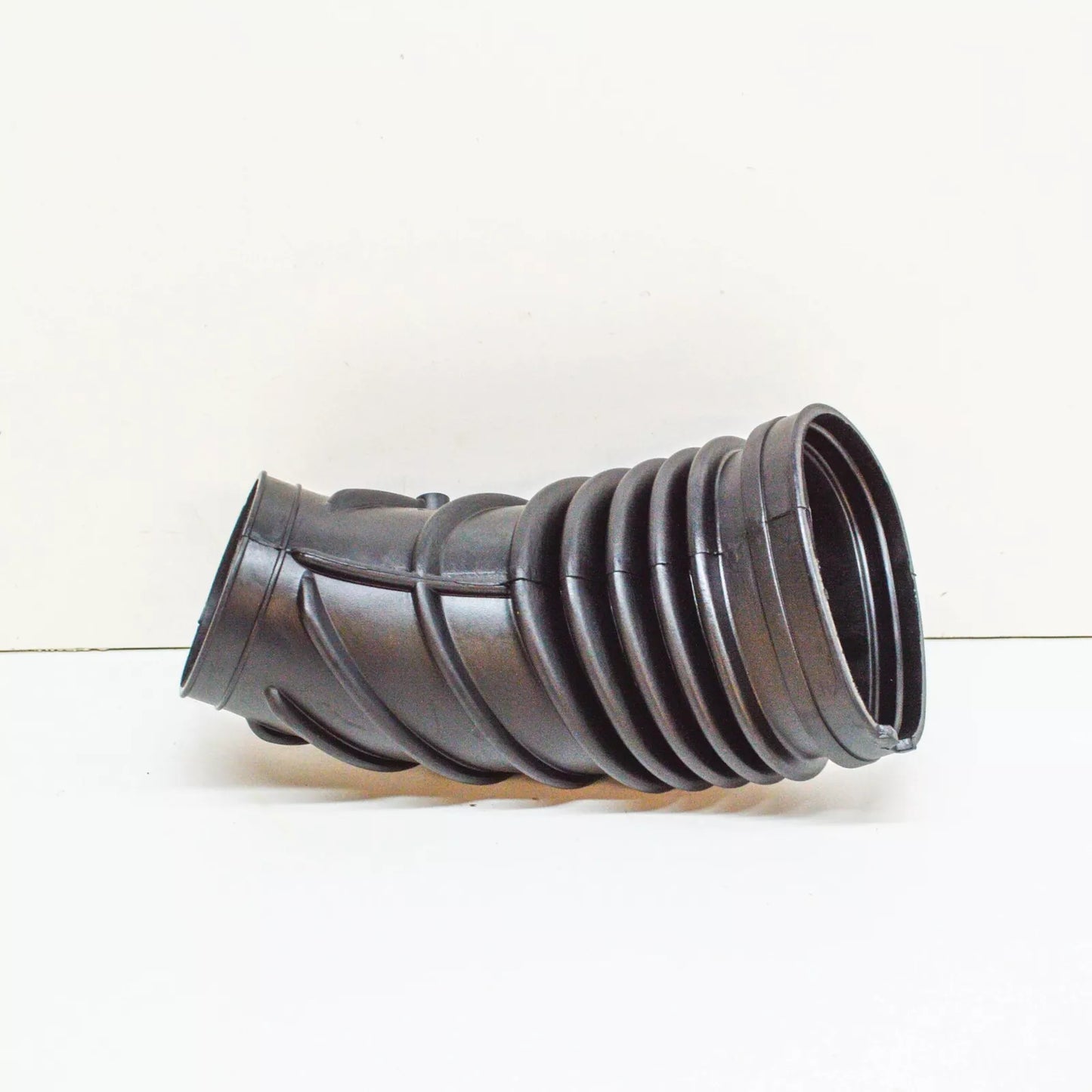 NEW BMW Z3 E36 1.9I AIR INTAKE RUBBER HOSE PIPE 13711247031 ORIGINAL