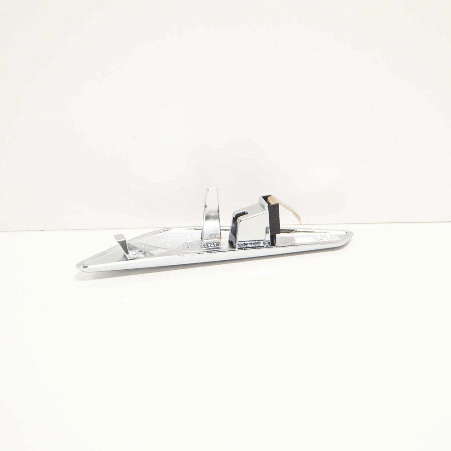 NEW BMW X3 F25 FRONT LEFT SIDE PANEL FINISHER 51117338569 7338569 ORIGINAL