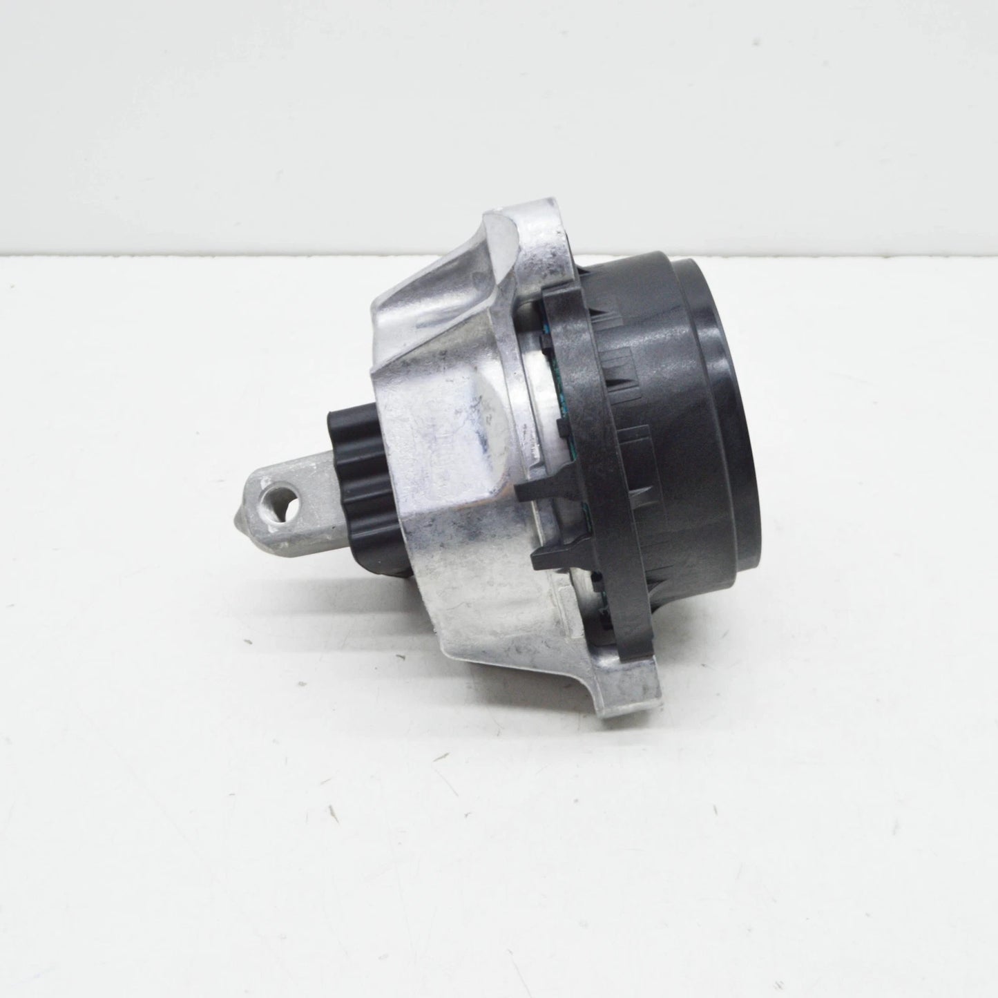 NEW BMW 7 G12 RIGHT SIDE ENGINE MOUNT 22116866156 ORIGINAL