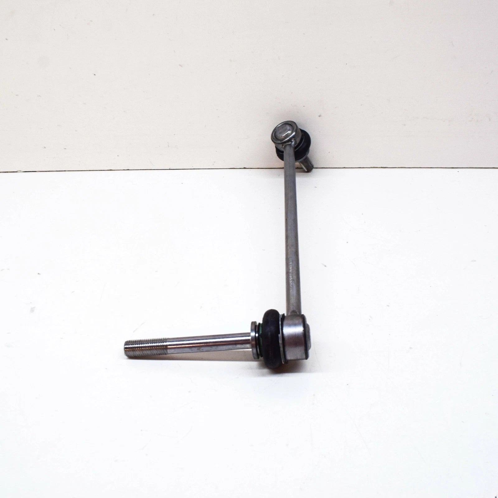 NEW BMW X5 G05 FRONT LEFT STABILIZER SUPPORT LINK 31356881807 ORIGINAL