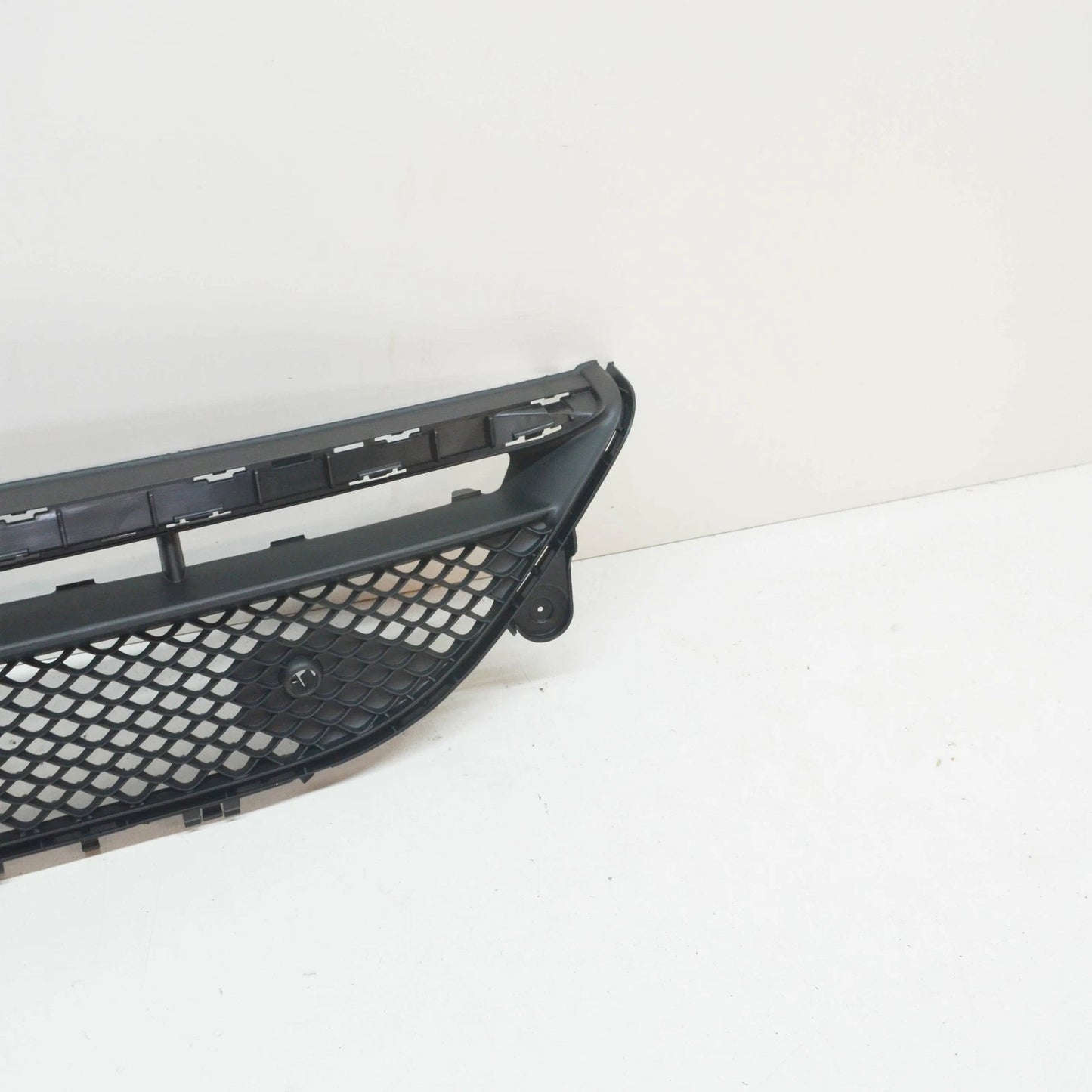 NEW MB E W213 AMG FRONT BUMPER CENTER LOWER GRILLE A2138856900