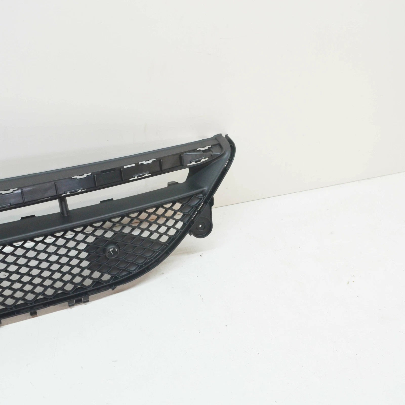 NEW MB E W213 AMG FRONT BUMPER CENTER LOWER GRILLE A2138856900