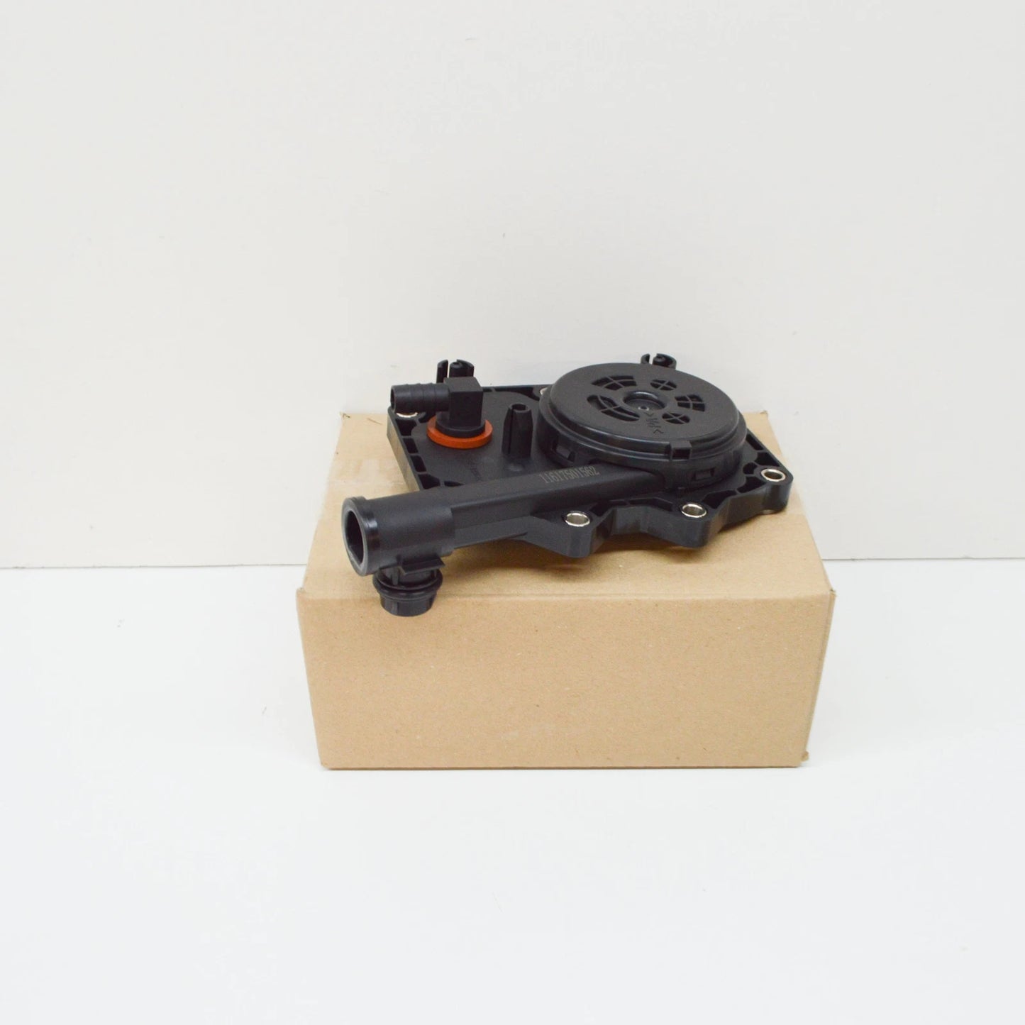 NEW BMW 5 E34 ENGINE CRANKCASE BREATHER VALVE 11617501562 530I PETROL ORIGINAL