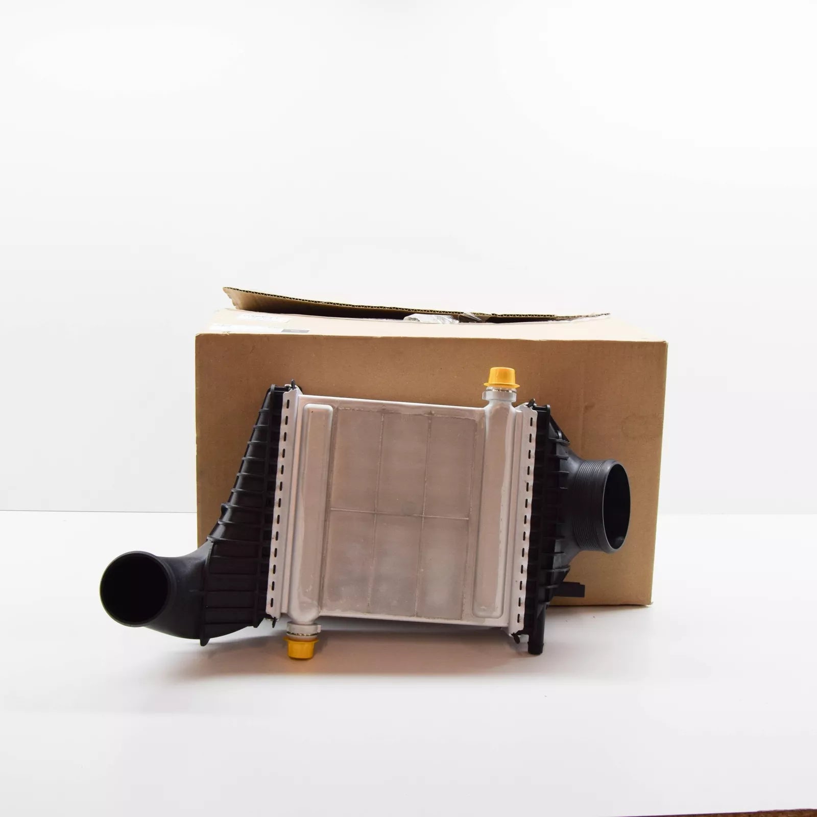 NEW MERCEDES-BENZ A W176 ENGINE CHARGE AIR COOLER A1330900014 ORIGINAL