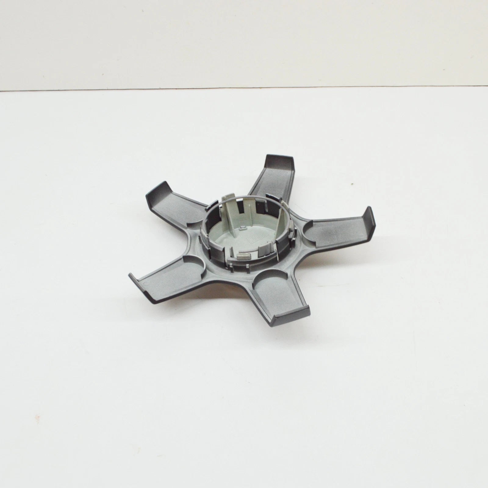 NEW MERCEDES-BENZ CLA C117 WHEEL HUB CAP A00040024009283 ORIGINAL