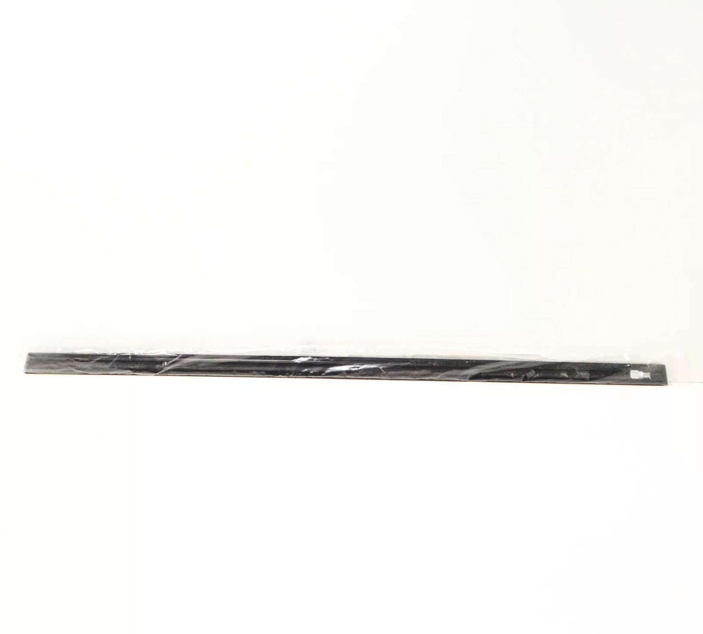 NEW BMW 5 E34 FRONT RIGHT DOOR MOULDING 51131934178 1934178 ORIGINAL