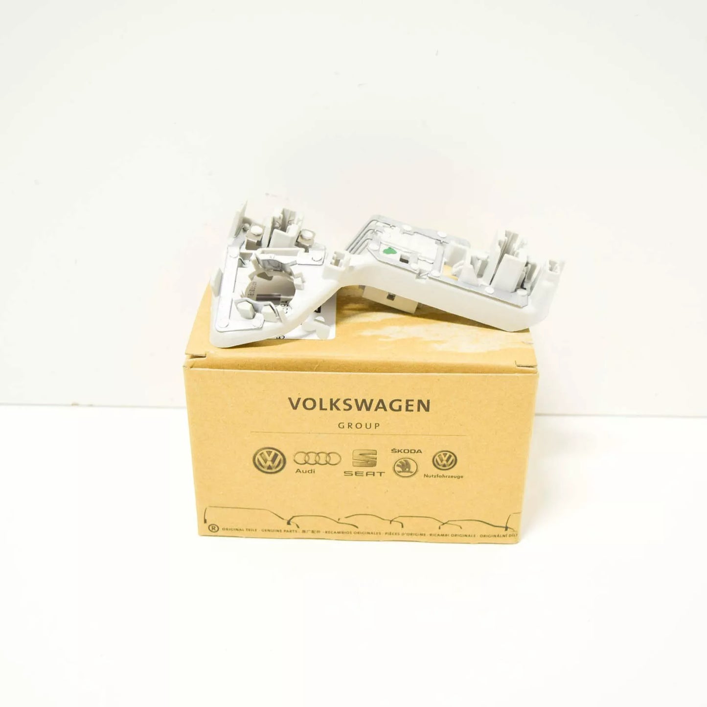 NEW VW GOLF MK7 INNER TAIL LIGHT BULB CARRIER LEFT 5G0945259A