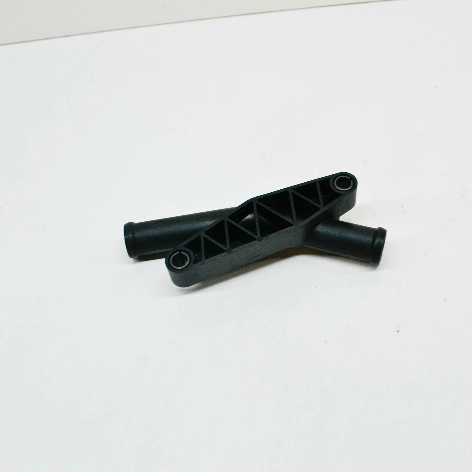 NEW MERCEDES-BENZ SPRINTER W903 HEATING WATER FEED LINE A6122000252