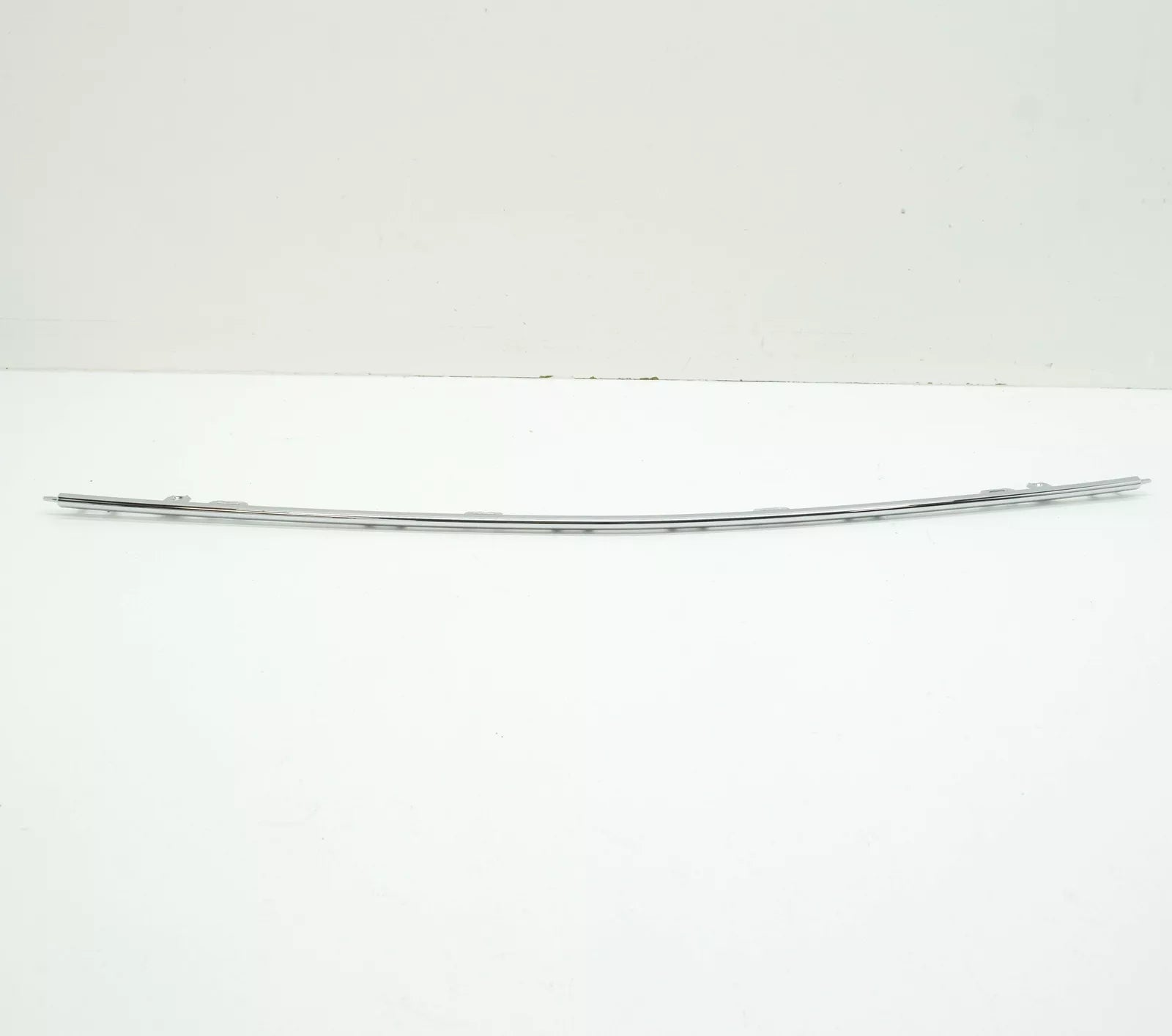 NEW MERCEDES-BENZ S W222 FRONT BUMPER CENTER MOLDING A2228851001 ORIGINAL