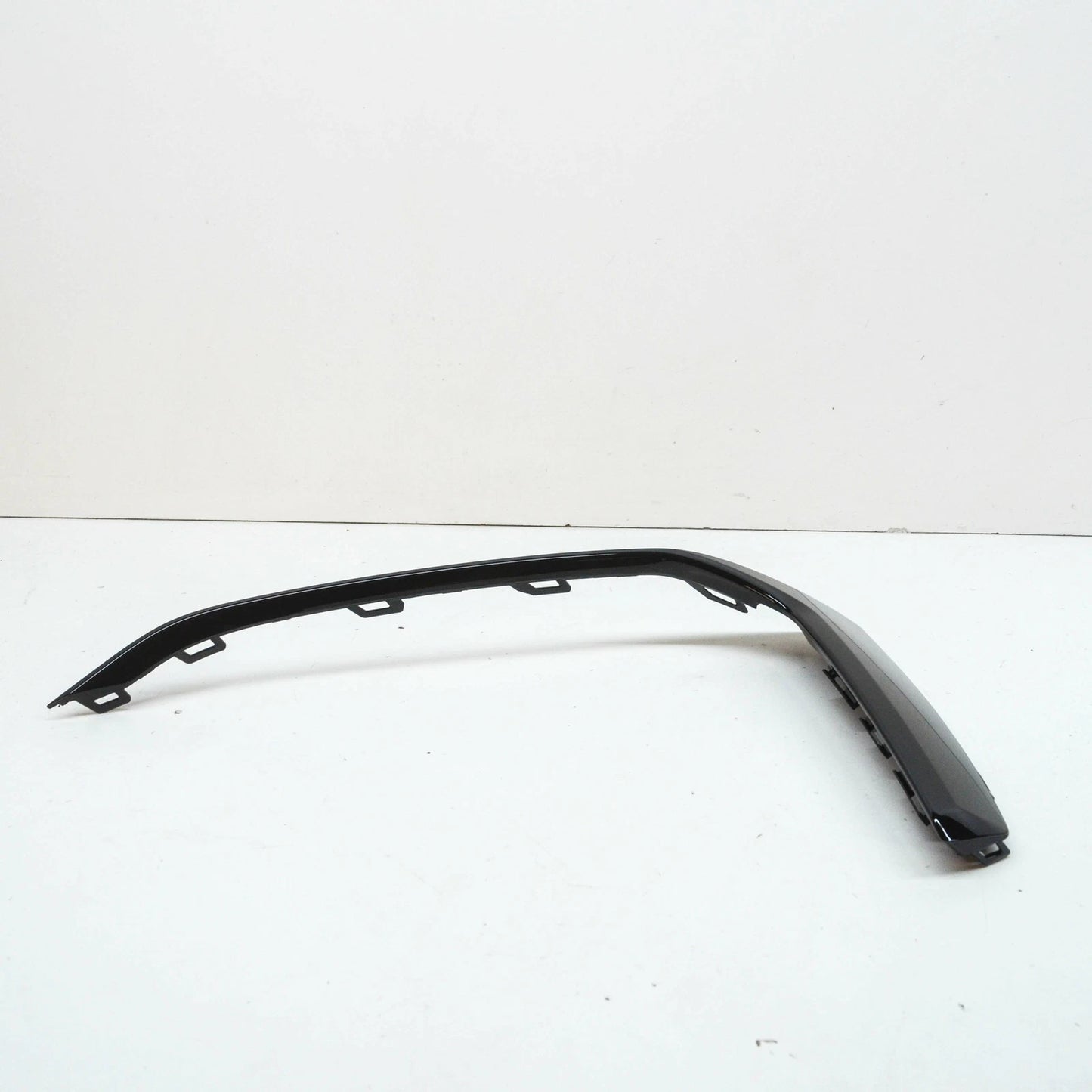 NEW AUDI SQ7 4M FRONT BUMPER RIGHT LOWER TRIM GLOSSY 4M0853300AT94