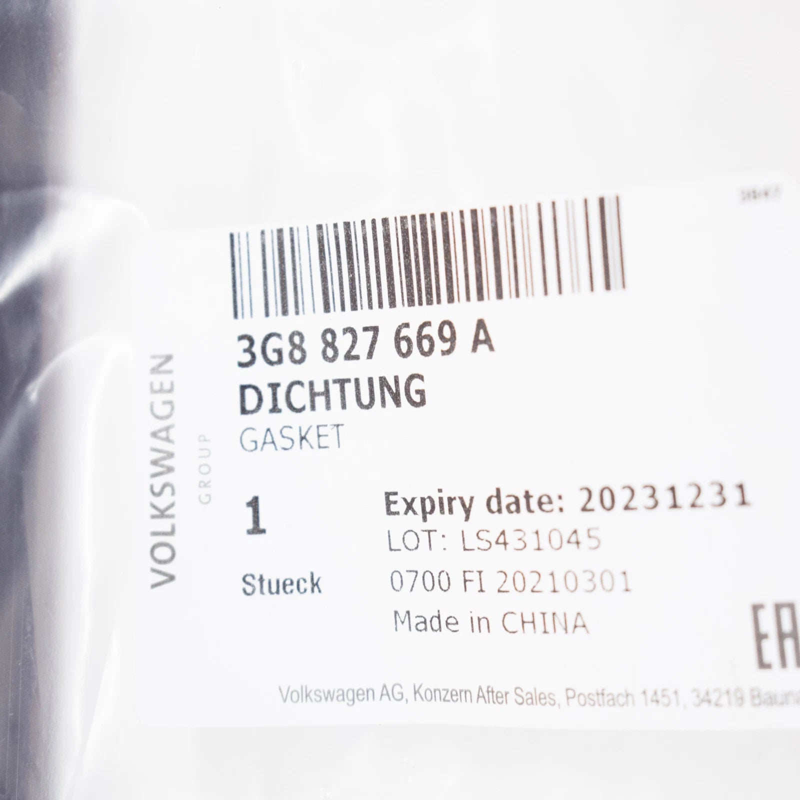 NEW VW ARTEON 3H7 TAILGATE BOOT LID UPPER SEAL 3G8827669A