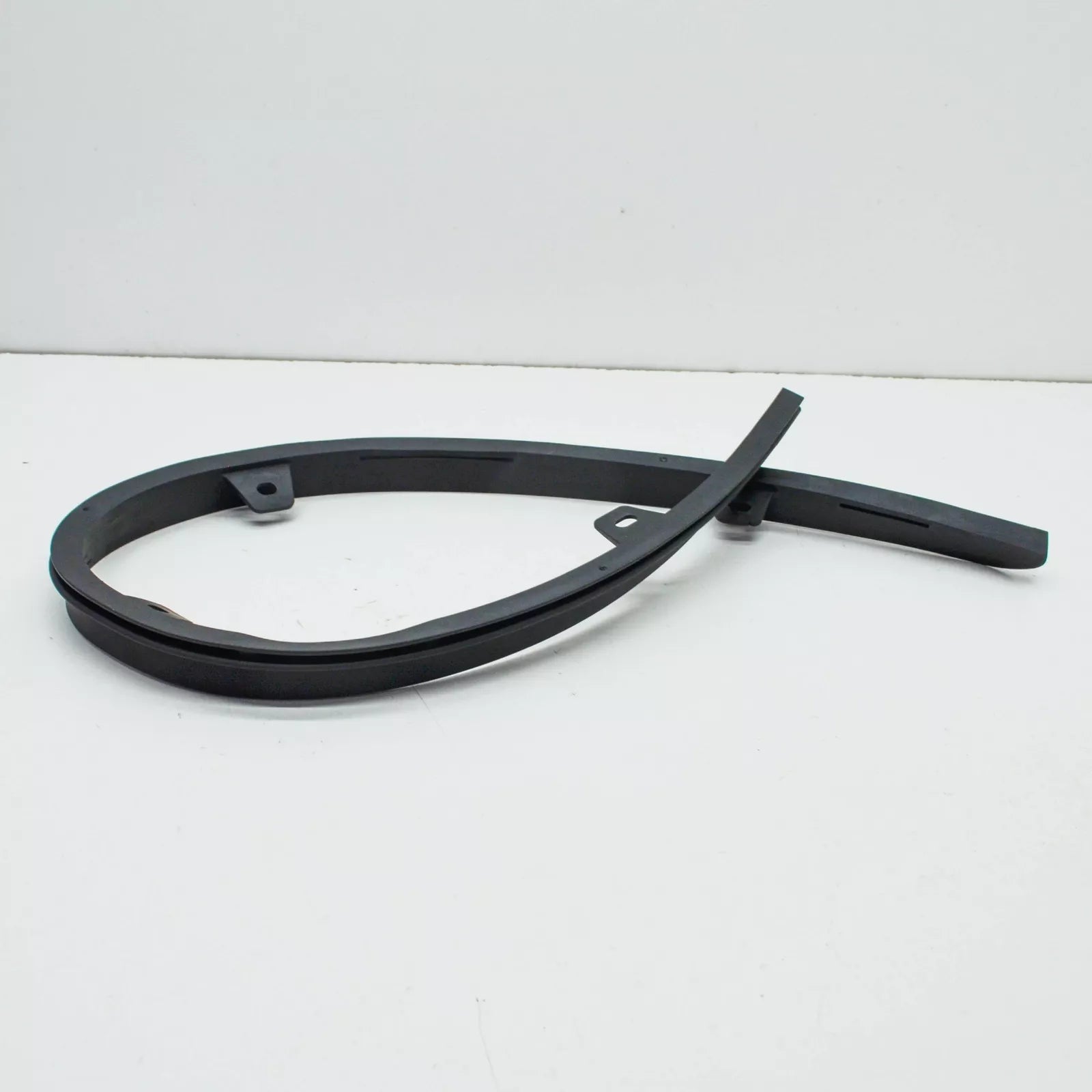 NEW BMW 2 GRAN COUPE M F44 FRONT BUMPER PRESSURE LIP LOWER STRIP 8077610