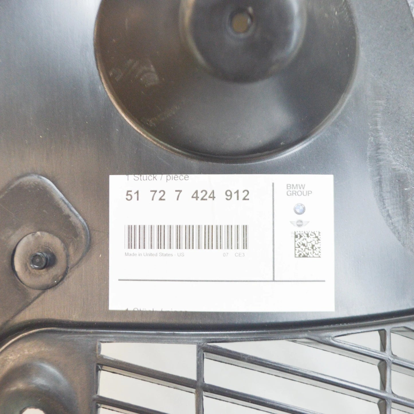 NEW BMW X7 G07 FRONT RIGHT WHEEL HOUSING LINER FRONT PART 51727424912 ORIGINAL