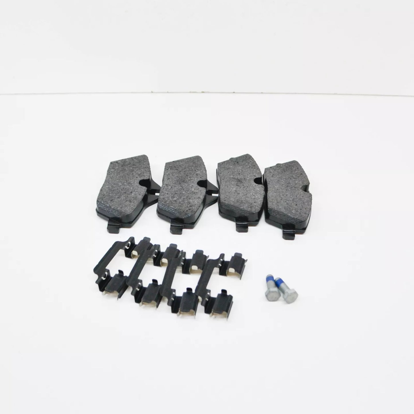 NEW BMW FRONT BRAKE PADS REPAIR KIT E81/E82/E87/E88 1 6774050 34116774050
