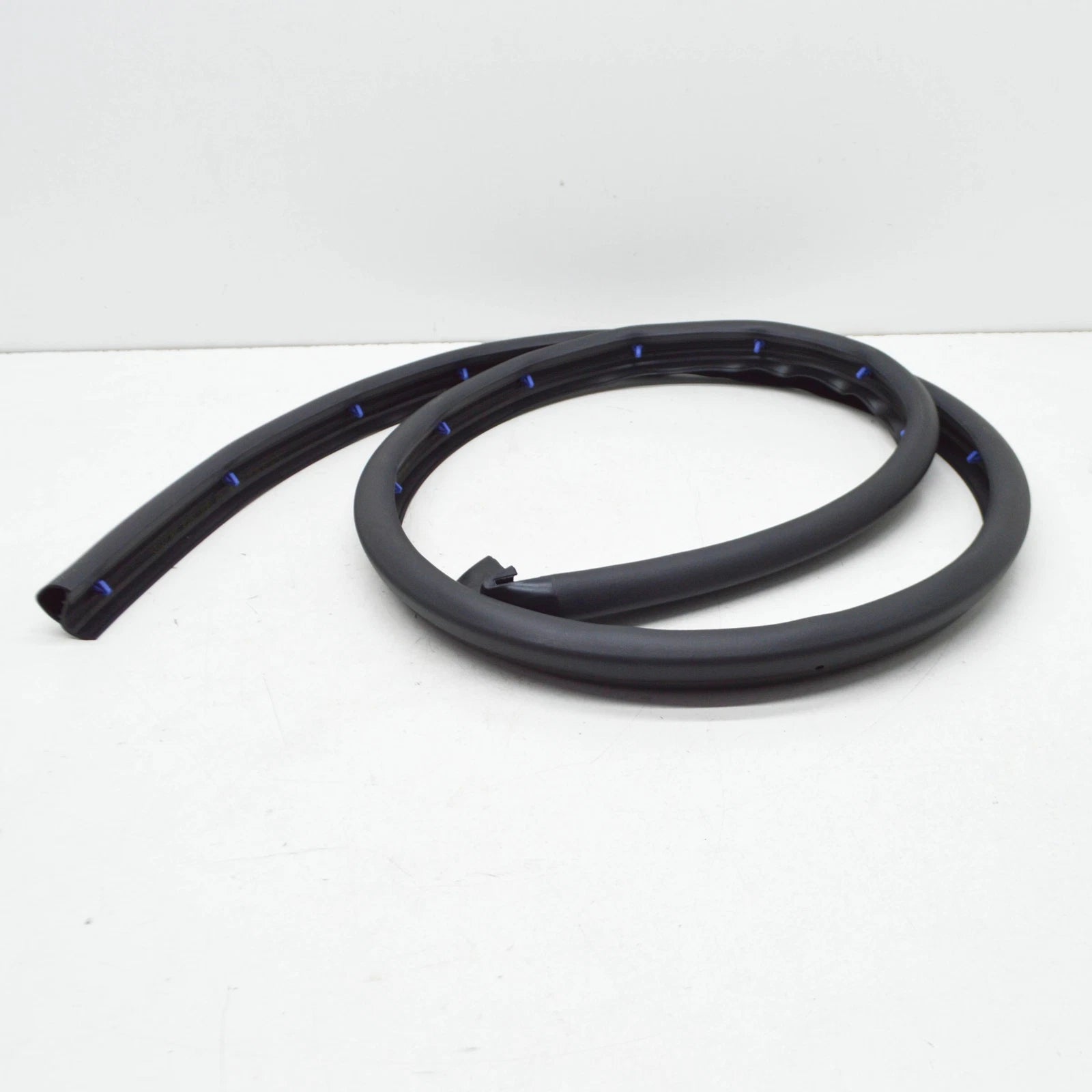 NEW AUDI Q8 4MN REAR RIGHT SEAL PANEL STRIP SEAL 4M8833178A ORIGINAL