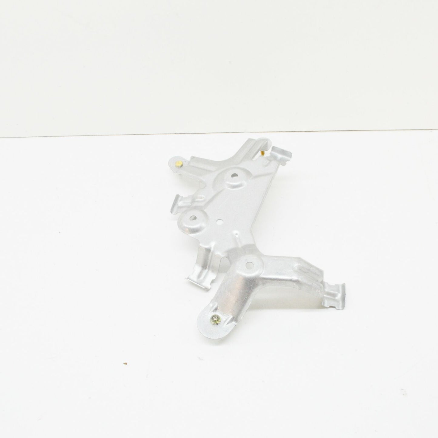 NEW MERCEDES-BENZ SLK R170 FUEL PUMP REAR BRACKET A2024780640 ORIGINAL