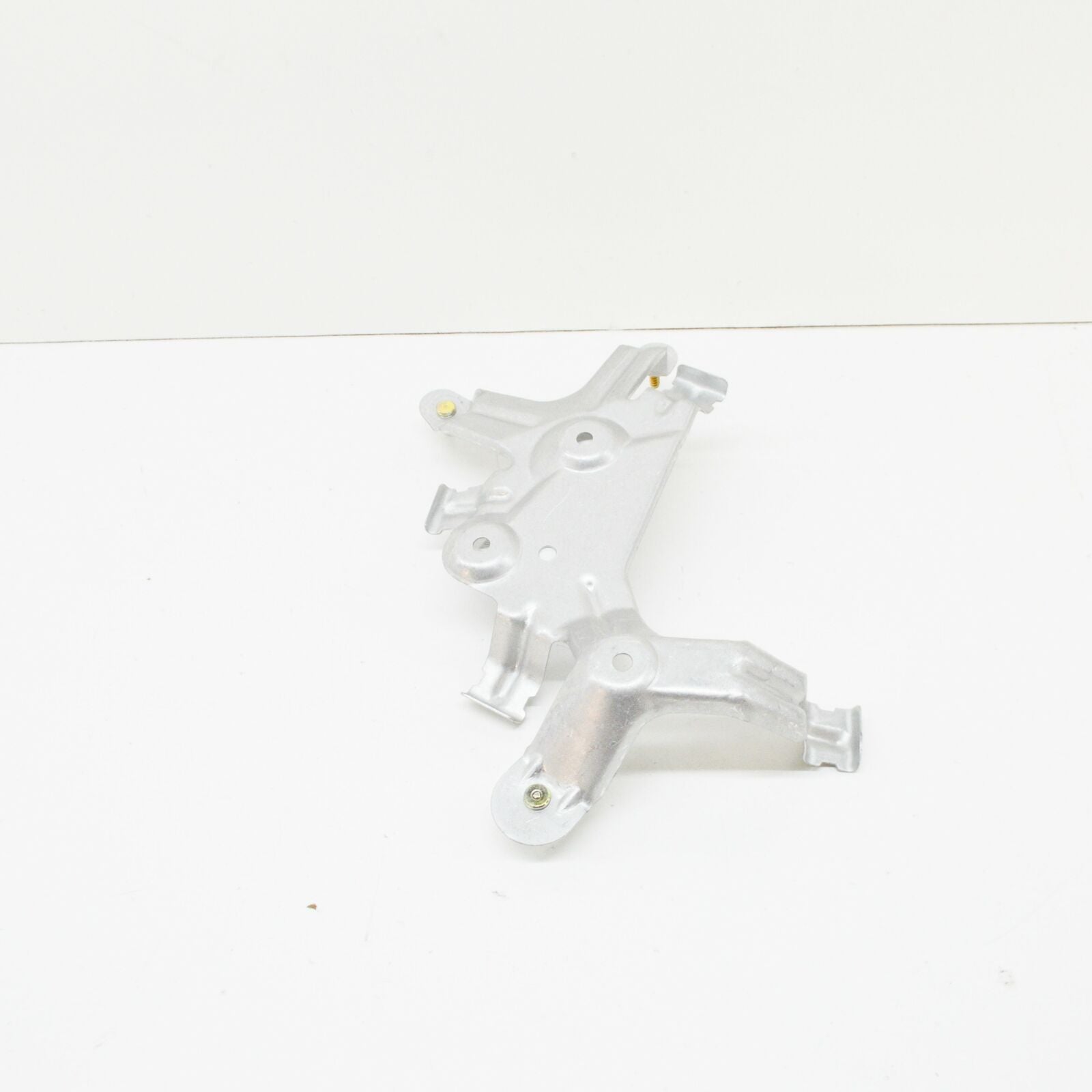 NEW MERCEDES-BENZ SLK R170 FUEL PUMP REAR BRACKET A2024780640 ORIGINAL