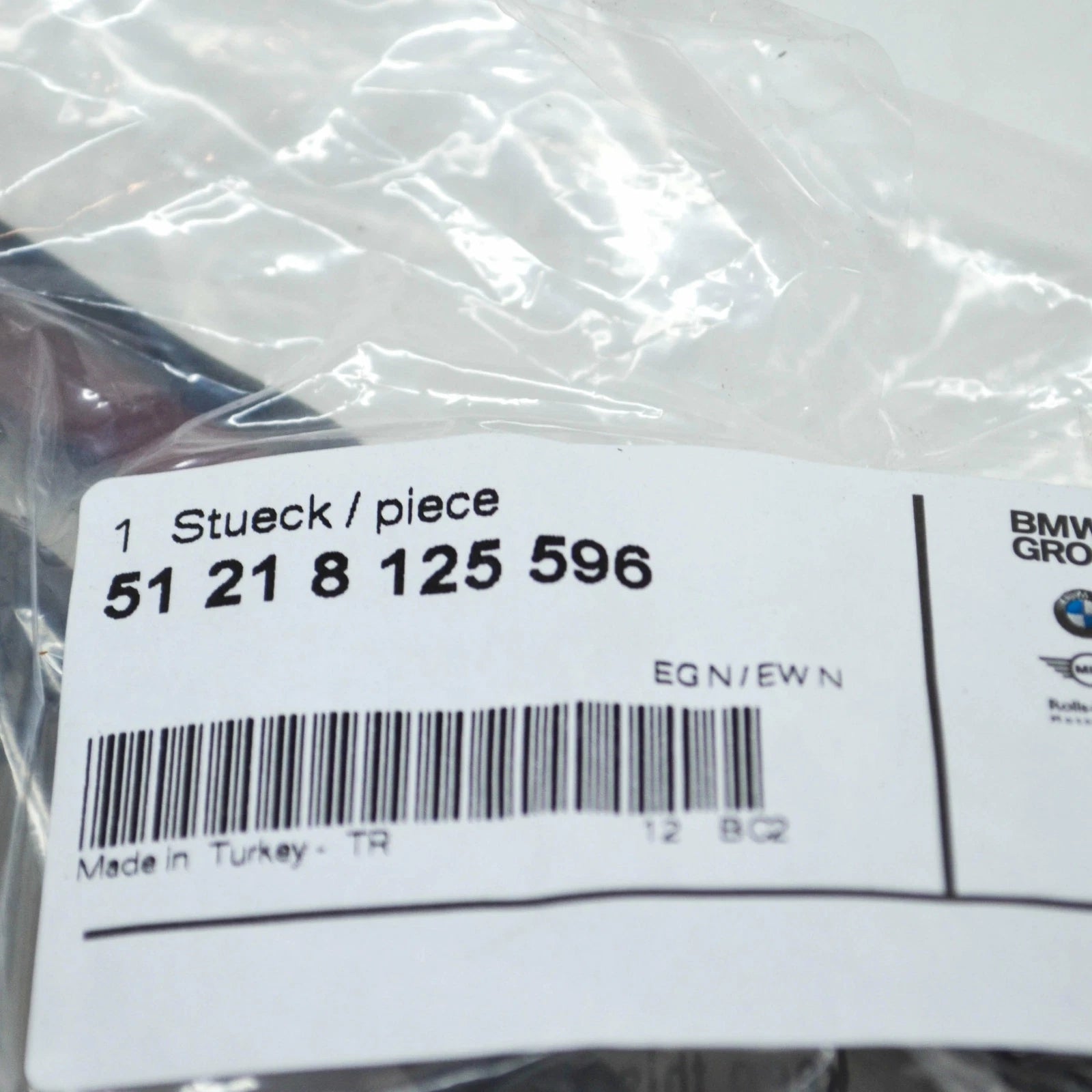 NEW BMW 7 E38 FRONT RIGHT SEALING GASKET BETWEEN DOORS 51218125596 ORIGINAL