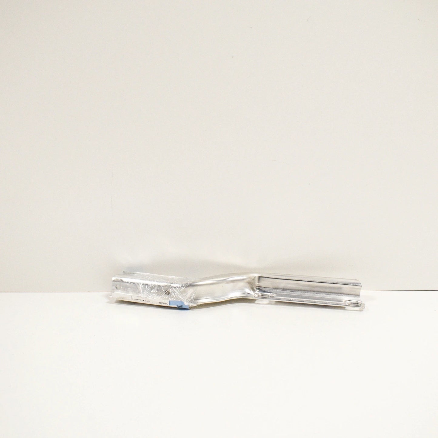 NEW BMW 5 F10 ENGINE OIL COOLER BRACKET RIGHT 17117583120 ORIGINAL