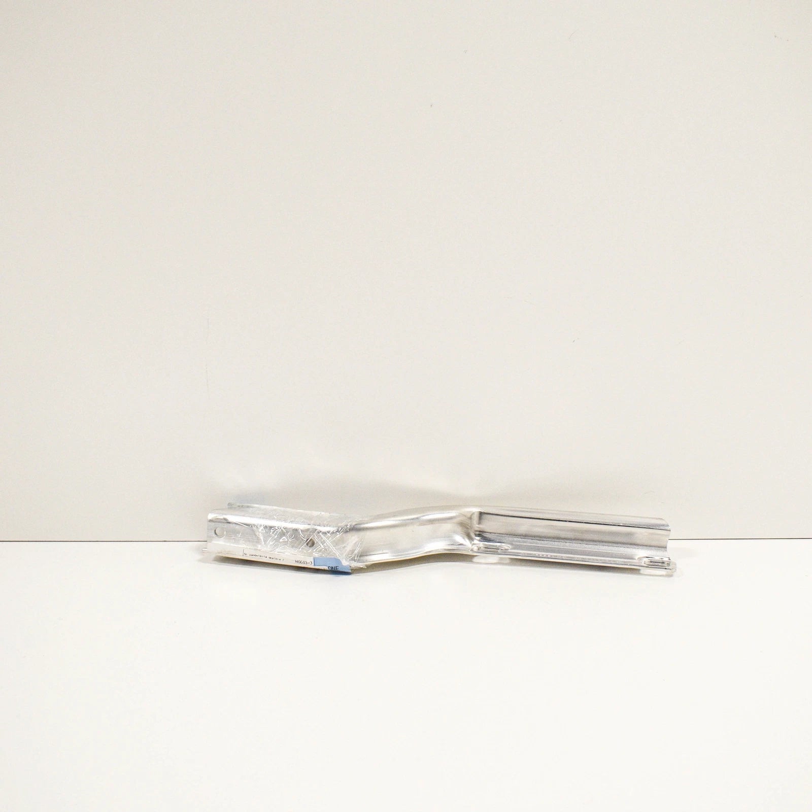 NEW BMW 5 F10 ENGINE OIL COOLER BRACKET RIGHT 17117583120 ORIGINAL