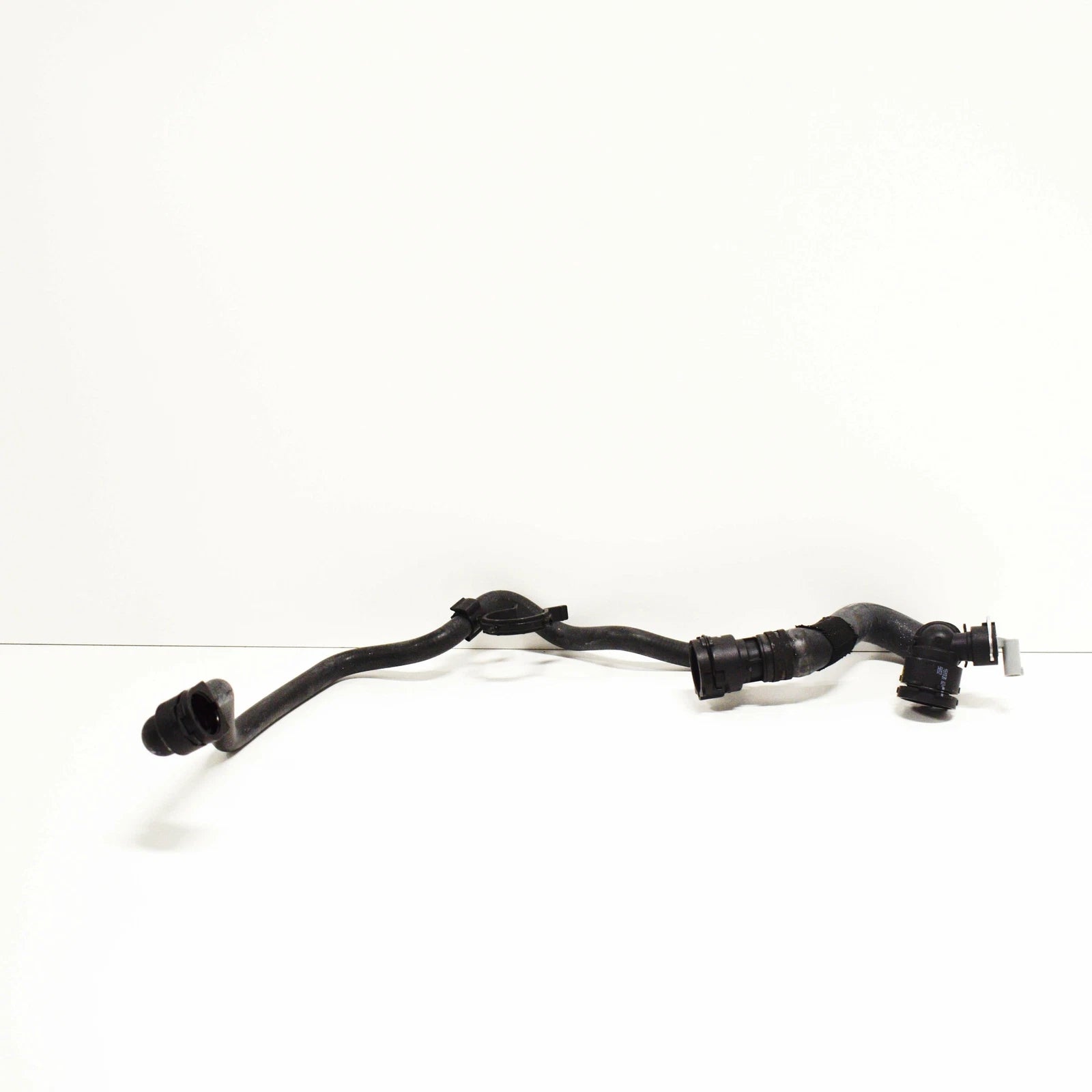 NEW MERCEDES BENZ GLC X253 COOLANT PIPE HOSE A2535011600 ORIGINAL