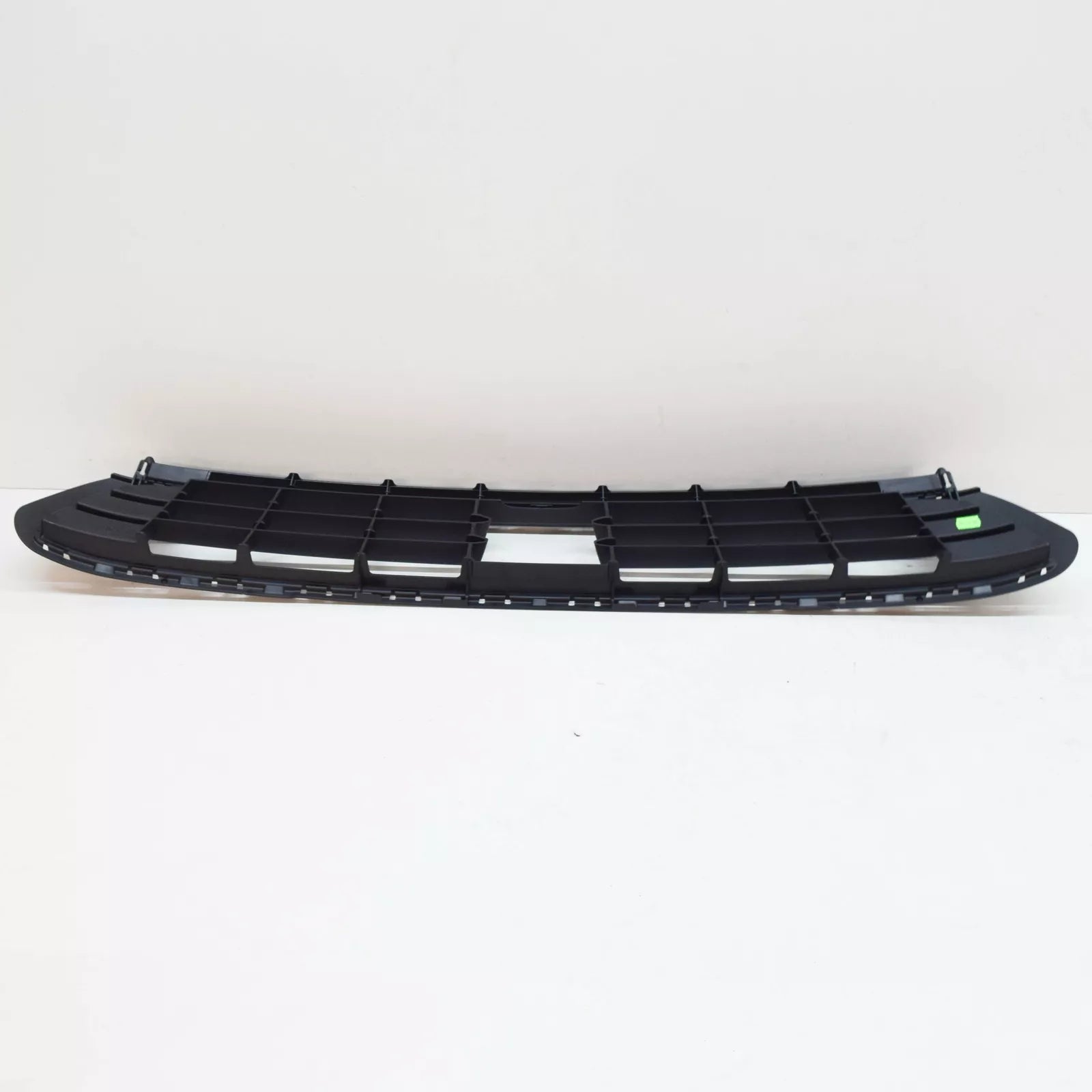 NEW VW GOLF MK7 FRONT BUMPER CENTER VENT GRILLE 5G08536779B9 ORIGINAL