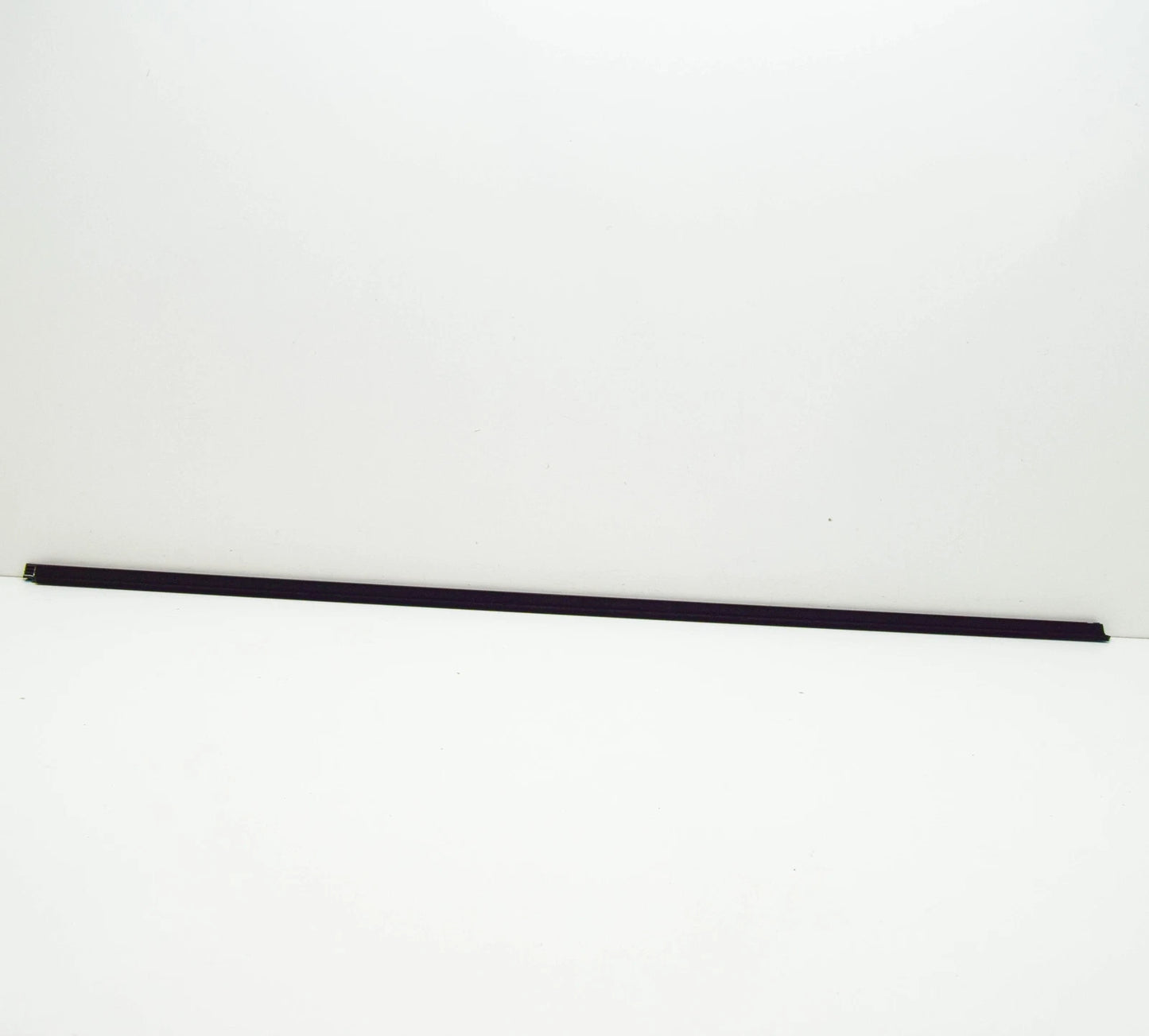 NEW BMW 3 E46 FRONT LEFT OUTER WEATHERSTRIP 51327890453 7890453 ORIGINAL