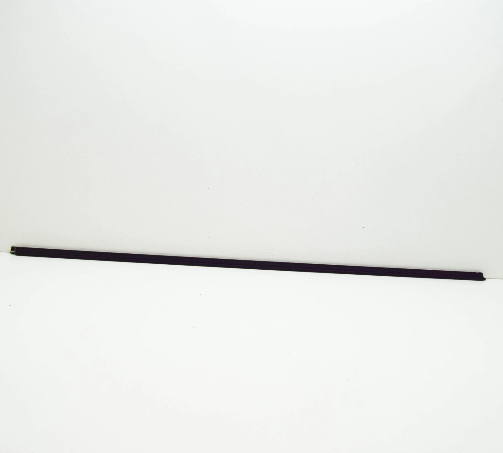 NEW BMW 3 E46 FRONT LEFT OUTER WEATHERSTRIP 51327890453 7890453 ORIGINAL