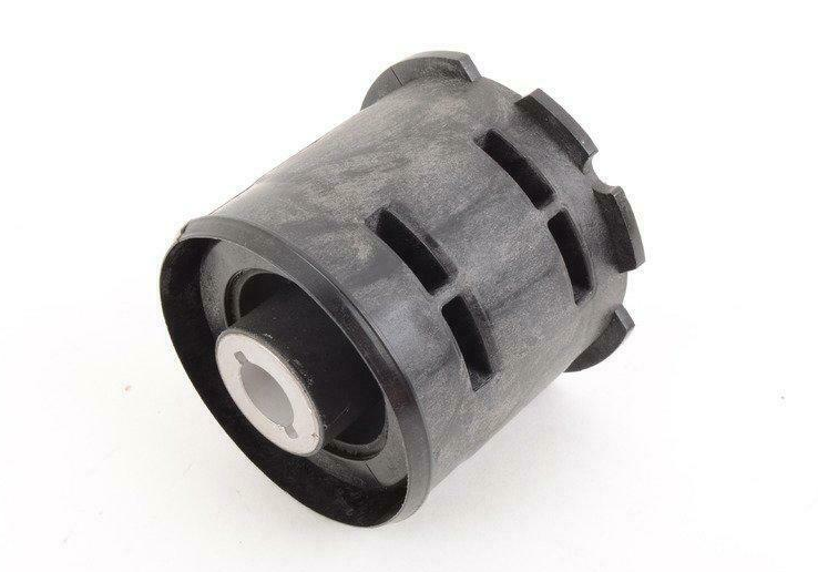 NEW AUDI Q7 4M REAR CARRIER MOUNT BUSHING 4M0599257R ORIGINAL