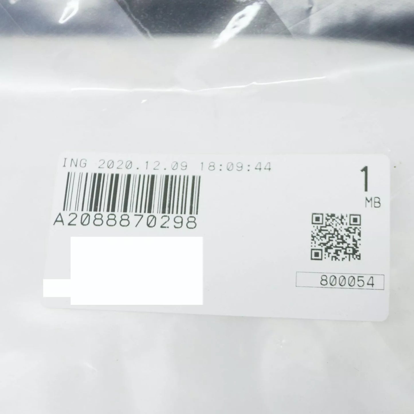 NEW MB CLK C208 FRONT RIGHT ENGINE HOOD BRACKET SEAL A2088870298 ORIGINAL