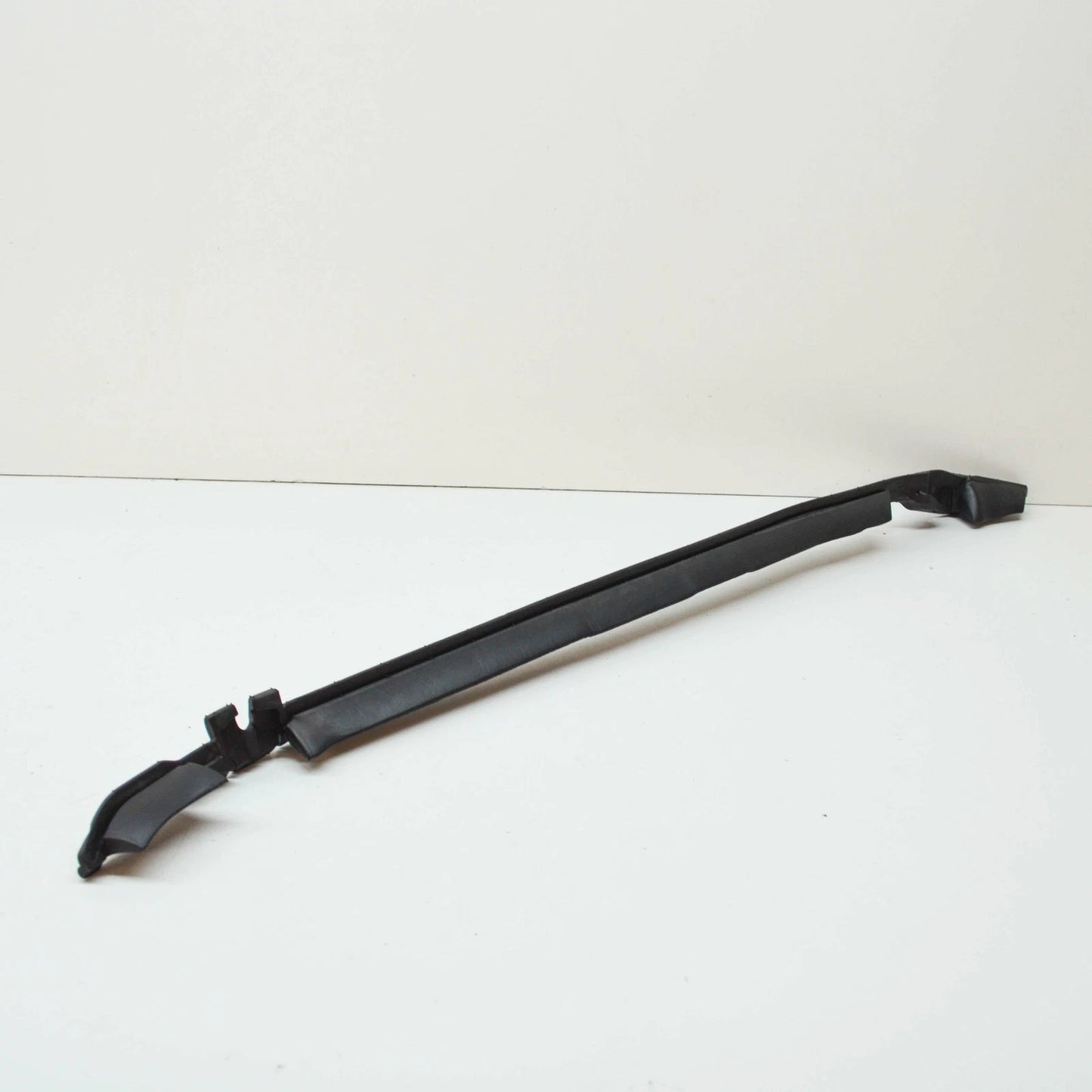 NEW BMW X1 F48 FRONT RIGHT SIDE FRAME SEAL 51487327004 ORIGINAL