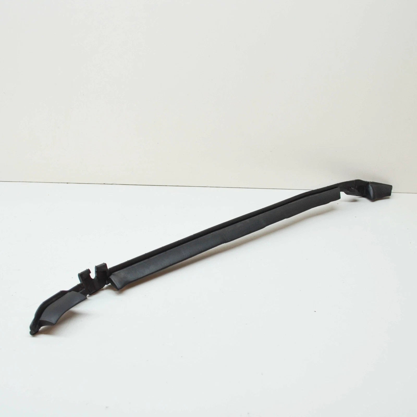 NEW BMW X1 F48 FRONT RIGHT SIDE FRAME SEAL 51487327004 ORIGINAL