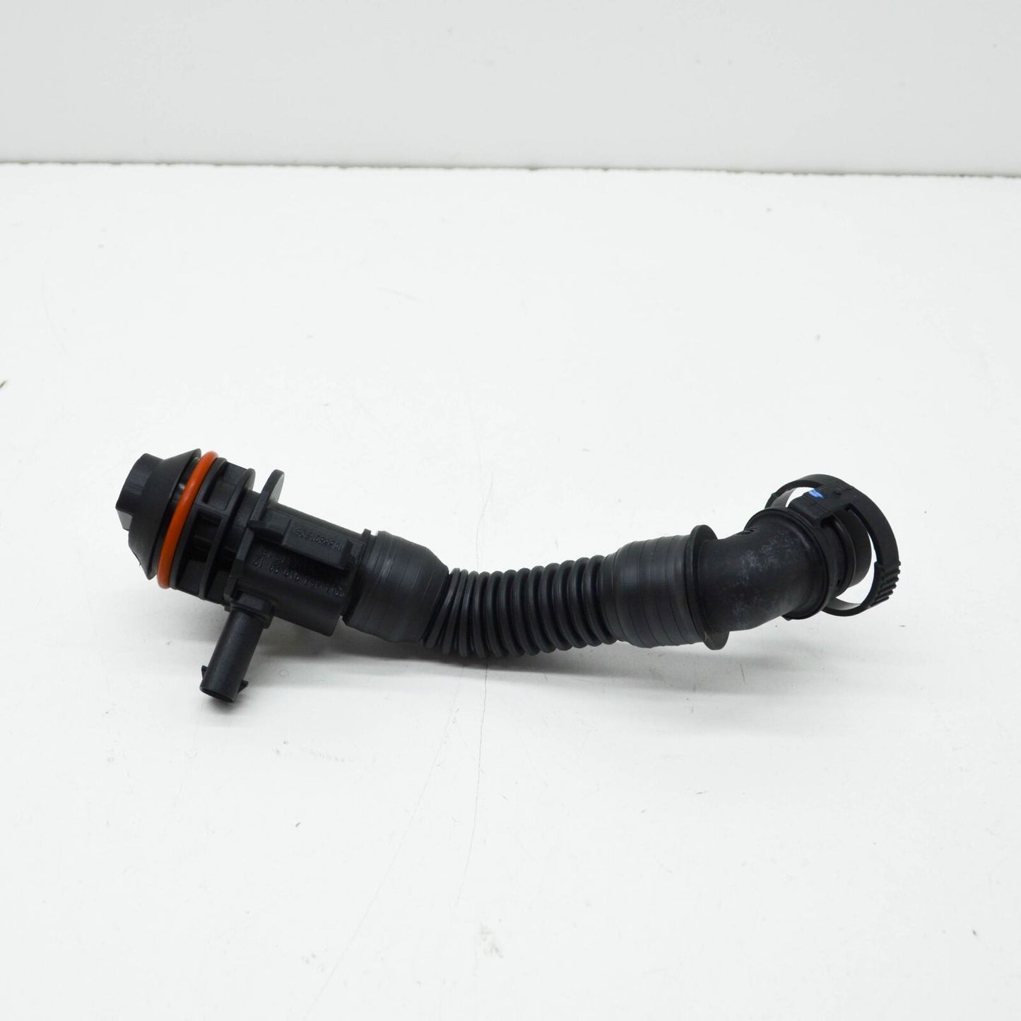 NEW MERCEDES-BENZ A W177 ENGINE VENT HOSE PIPE A6540100012 ORIGINAL