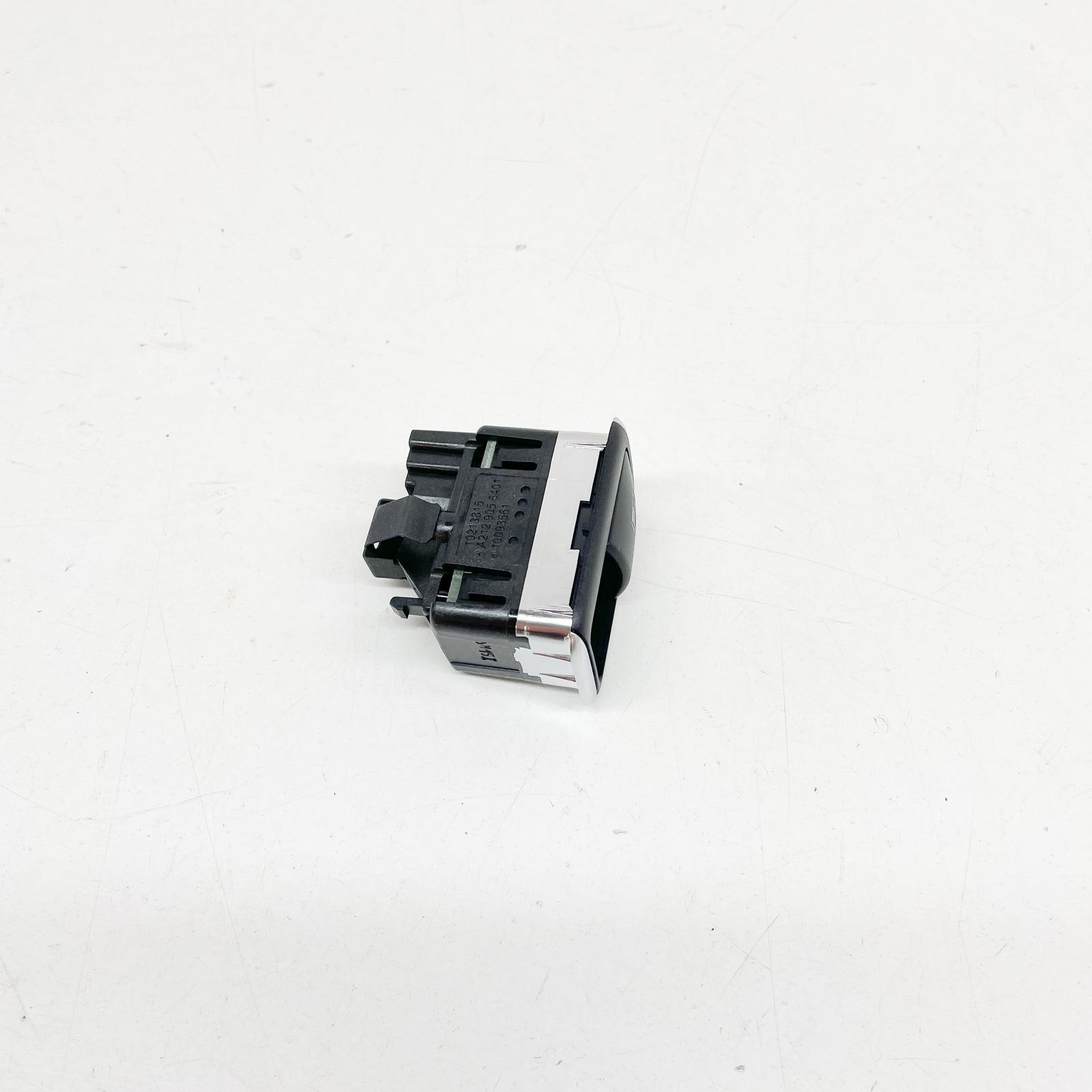 NEW MB E W212 REAR WINDOW ROLLER BLIND SWITCH BLOCK A21290564019107 ORIGINAL