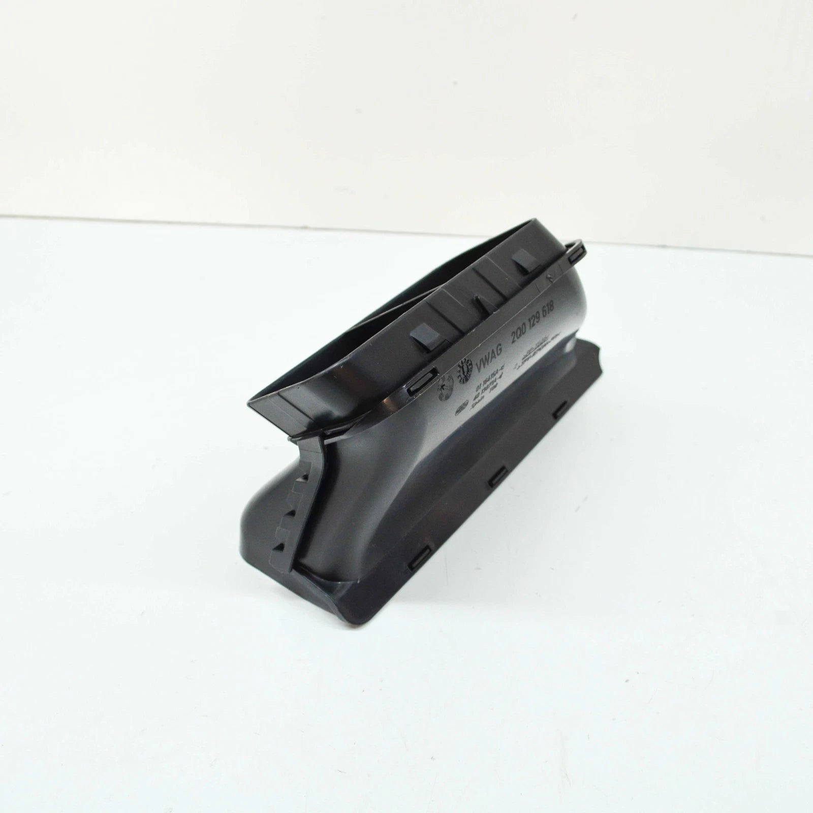 NEW VOLKSWAGEN POLO AW AIR INTAKE DUCT GUIDE 2Q0129618 ORIGINAL