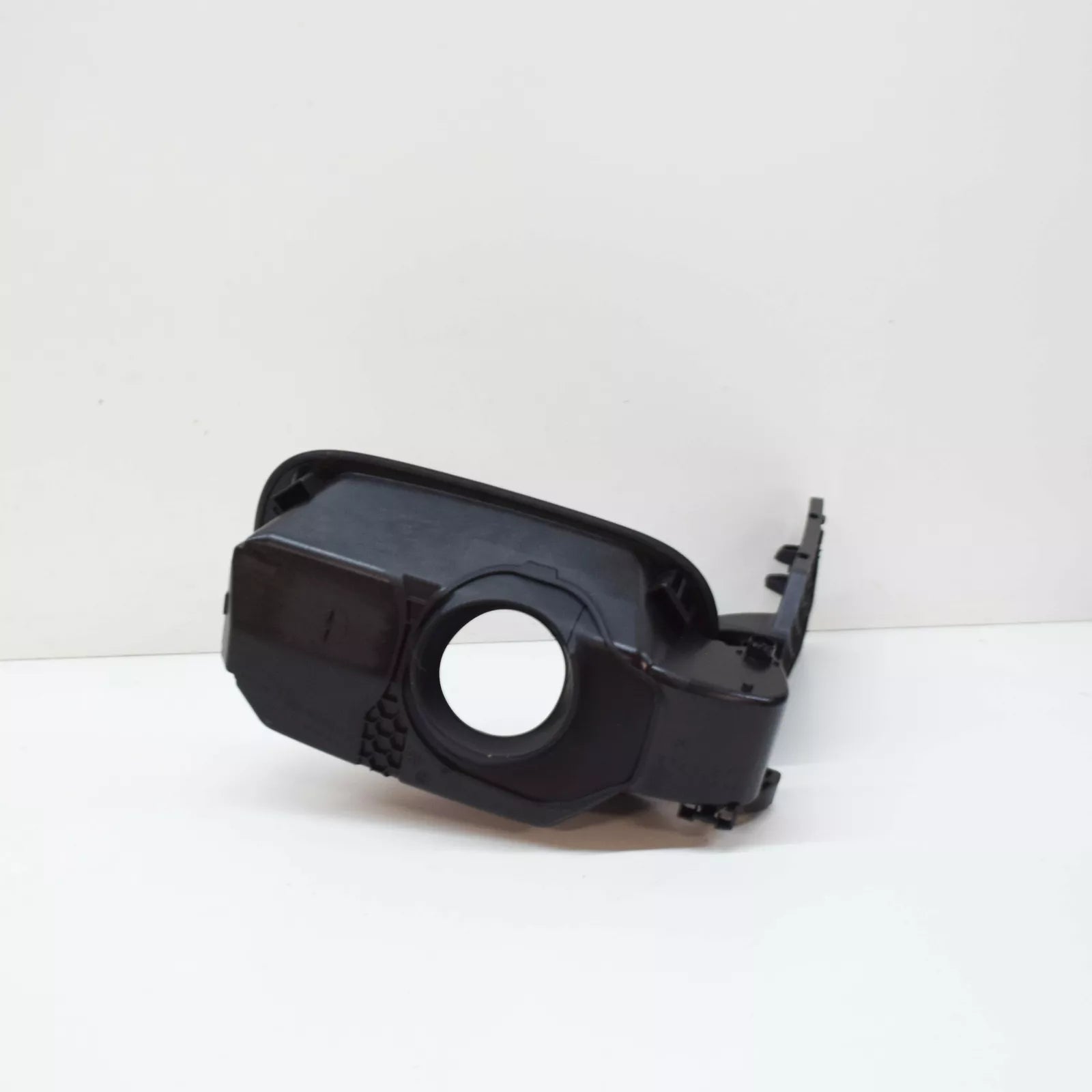 NEW MERCEDES-BENZ GLC C253 REAR FUEL FILLER RECESS A2536305602 OEM