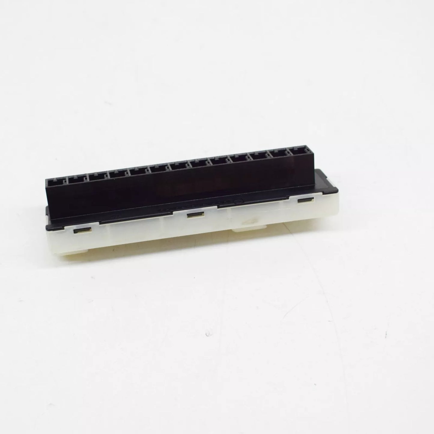 NEW MERCEDES-BENZ C W204 DISTRIBUTOR BLOCK A0045468240 ORIGINAL