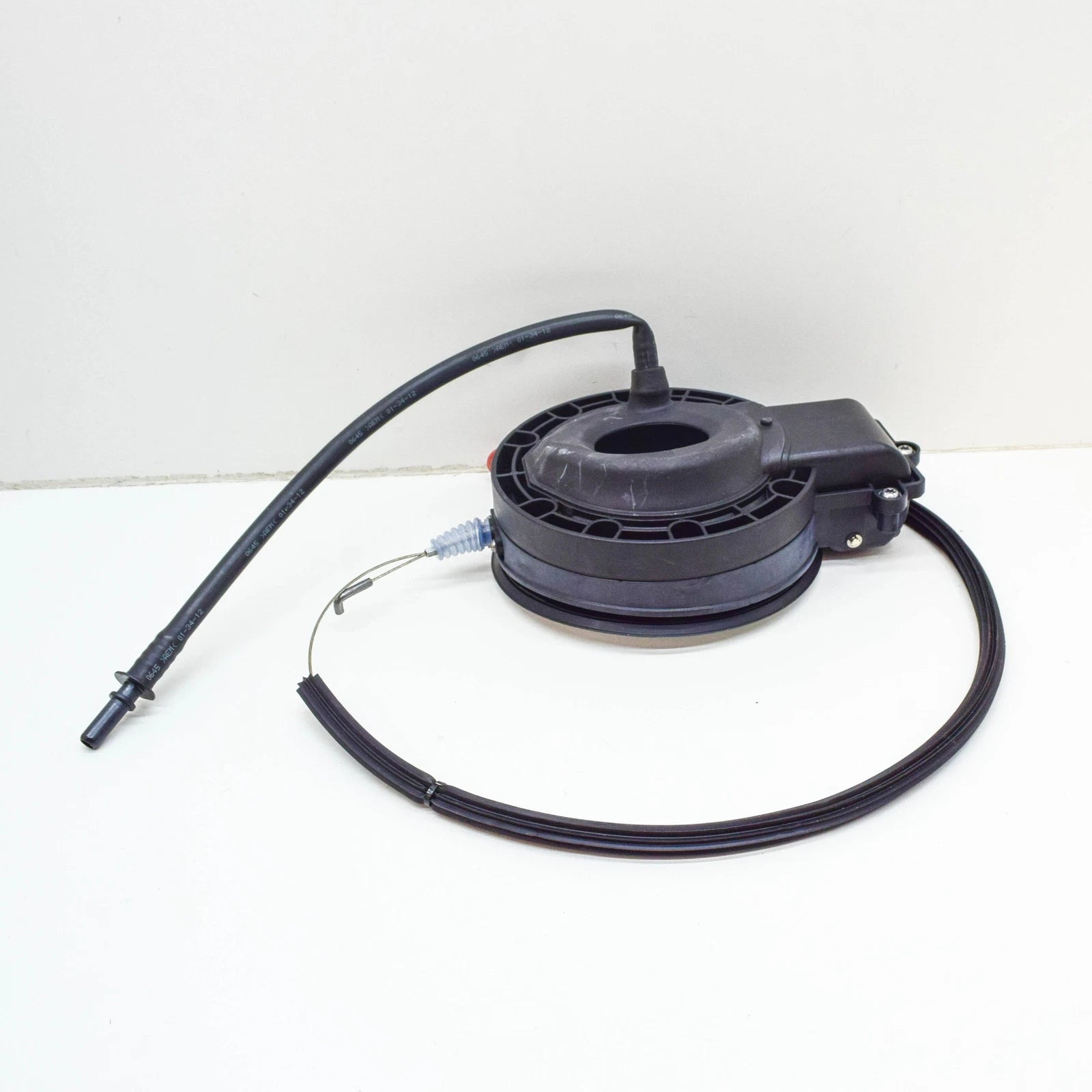 NEW AUDI R8 RIGHT SIDE FUEL FILLER CAP COVER 427809900C ORIGINAL