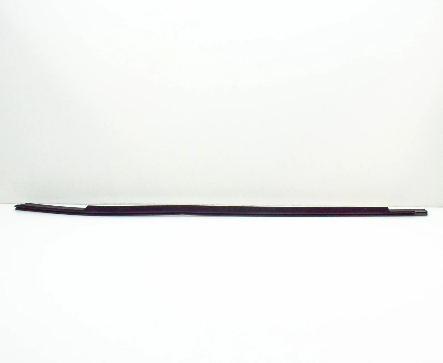 NEW BMW X3 F25 FRONT RIGHT EXTERIOR DOOR WINDOW WEATHERSTRIP 51337317906