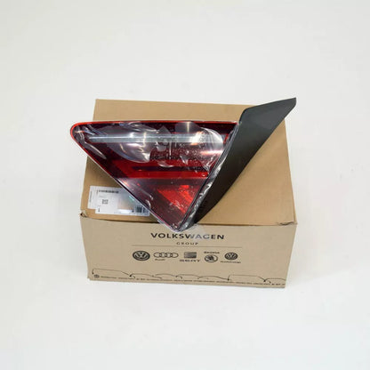 NEW AUDI A7 SPORTBACK RS7 TRUNK LID TAIL LIGHT RIGHT SIDE 4G8945094H 2016