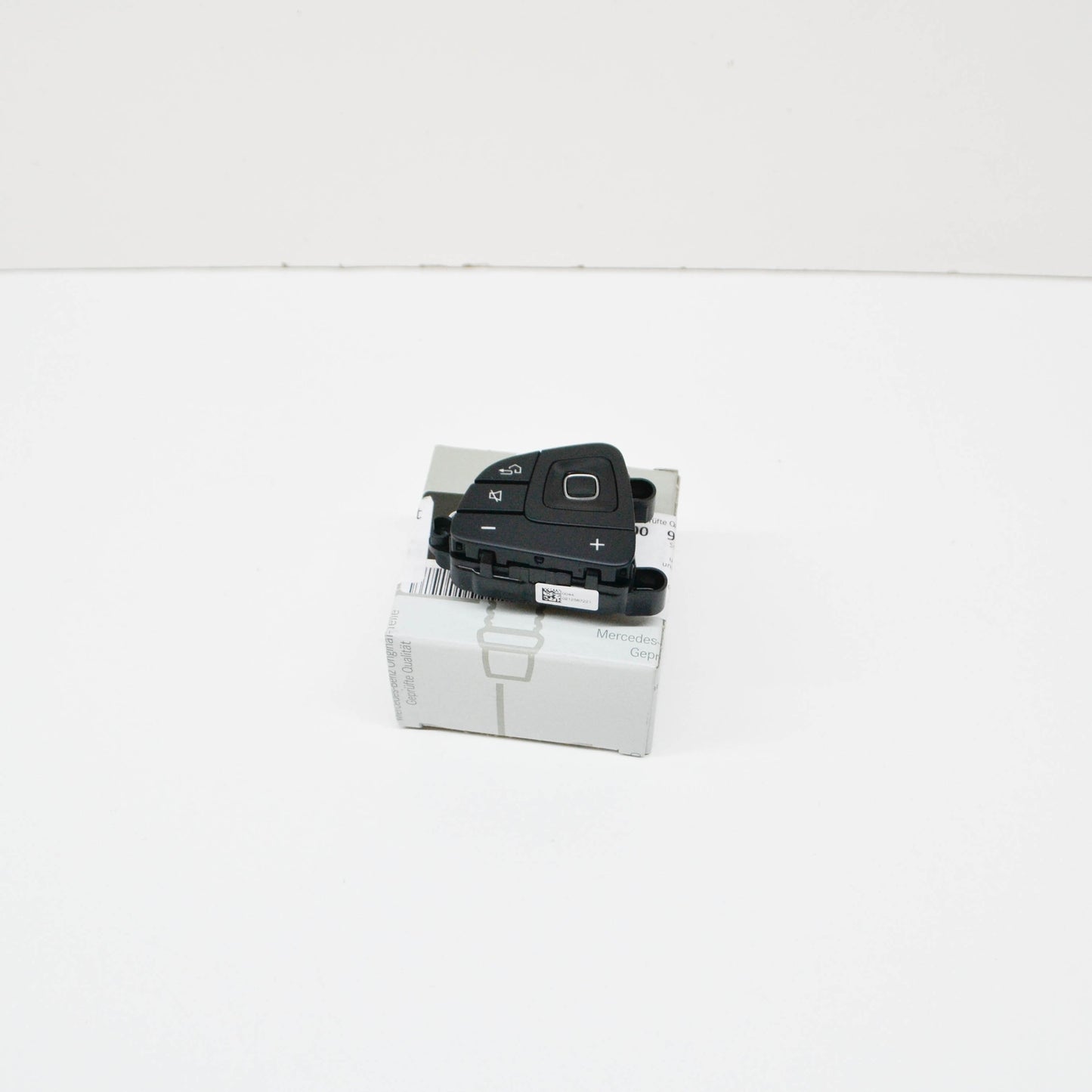 NEW MERCEDES-BENZ E COUPE C238 LEFT STEERING WHEEL SWICH A09990562009107