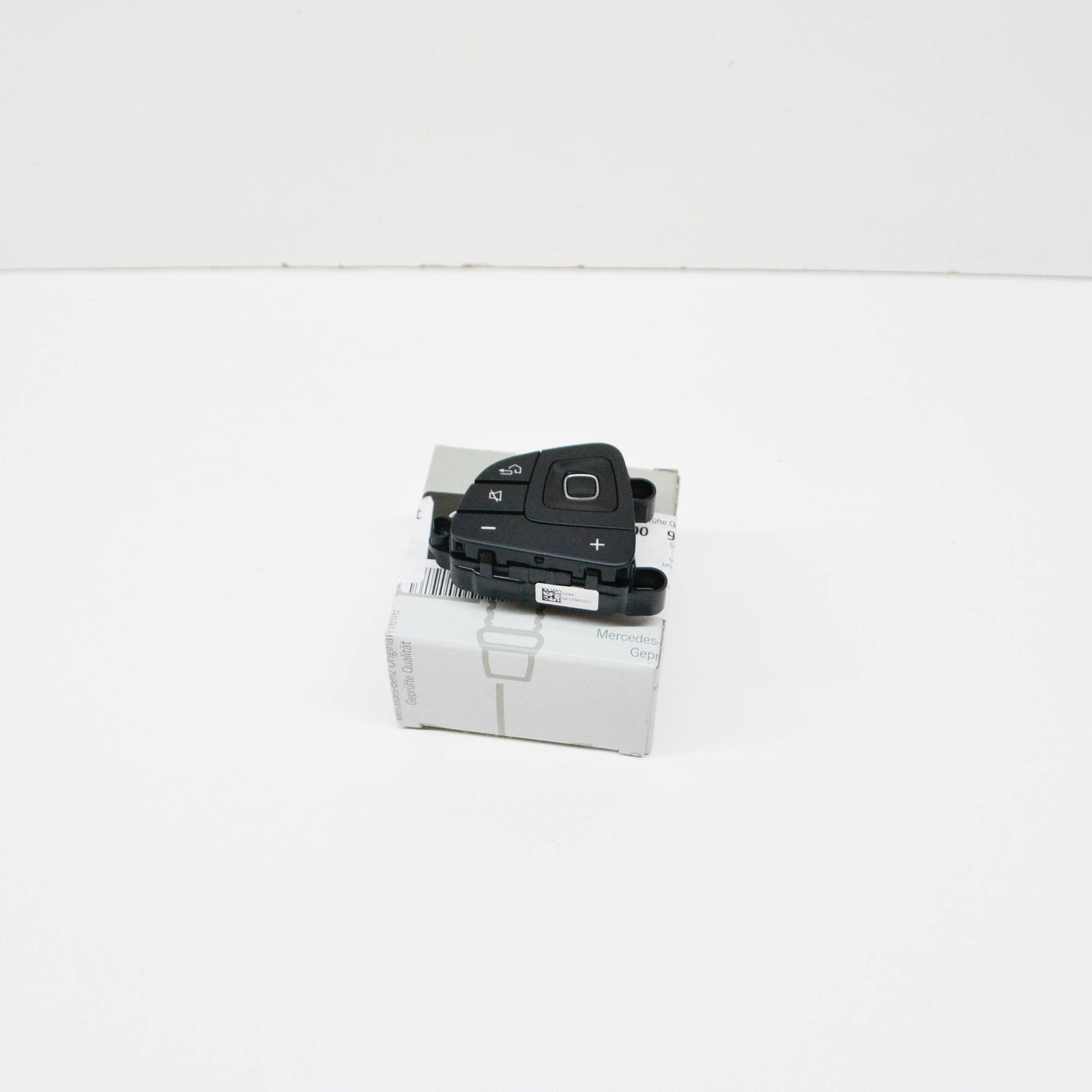 NEW MERCEDES-BENZ E COUPE C238 LEFT STEERING WHEEL SWICH A09990562009107