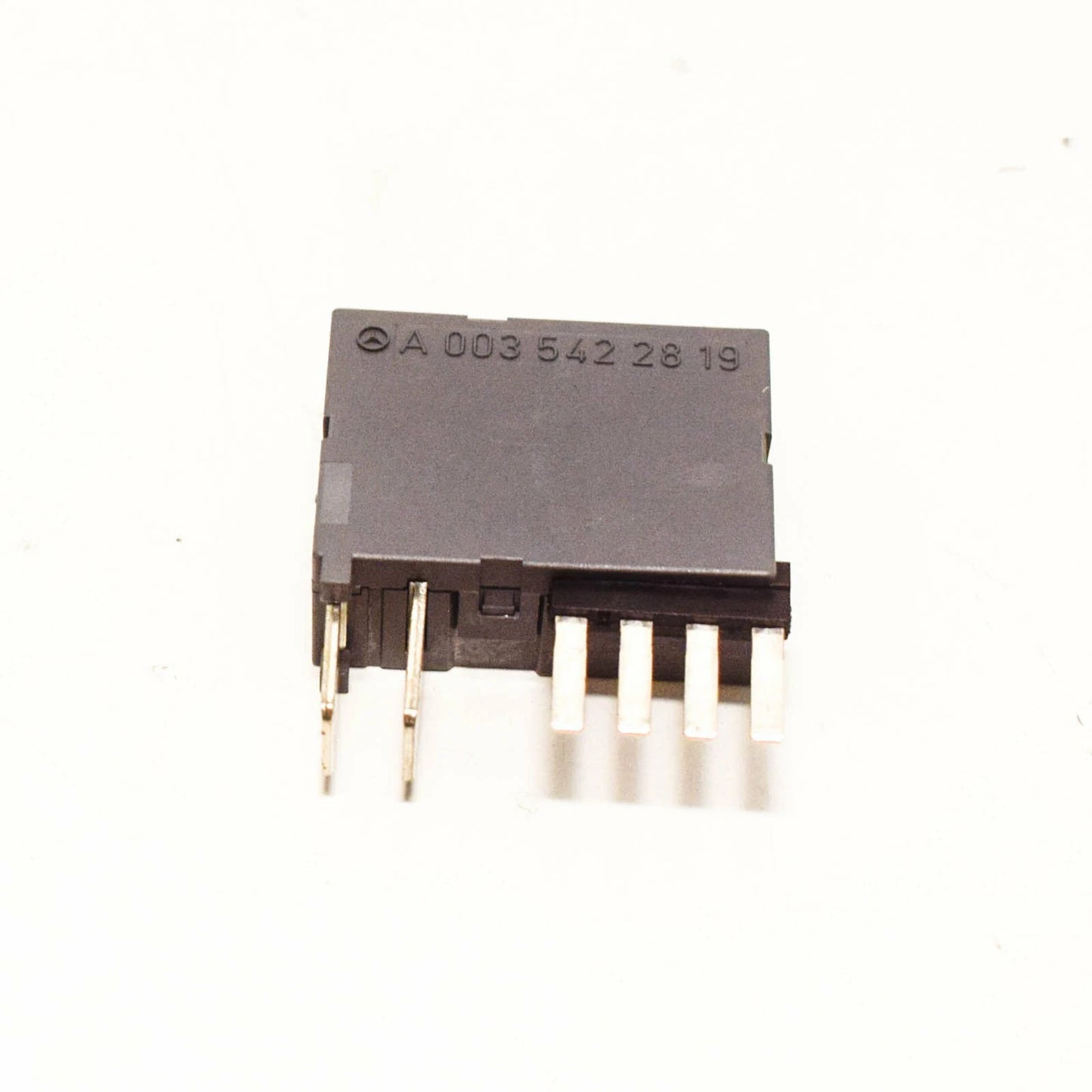 NEW MERCEDES-BENZ GLA X156 BATTERY CUT-OFF RELAY A0035422819 ORIGINAL