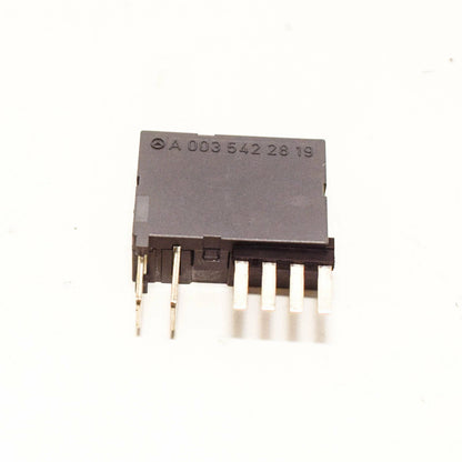 NEW MERCEDES-BENZ GLA X156 BATTERY CUT-OFF RELAY A0035422819 ORIGINAL