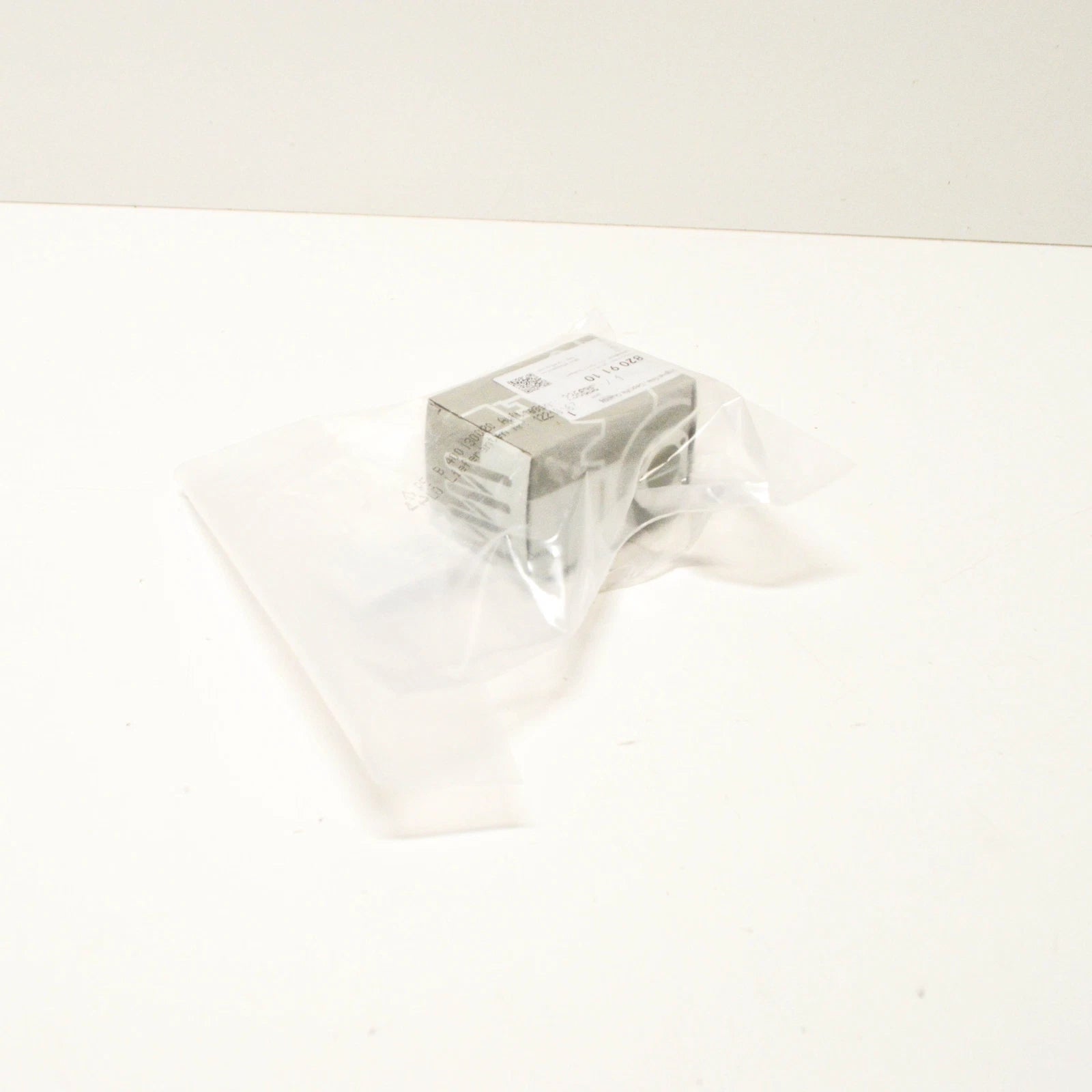 NEW MERCEDES BENZ C-CLASS C204 WASHER FLUID LEVEL SENSOR A2218209110 ORIGINAL