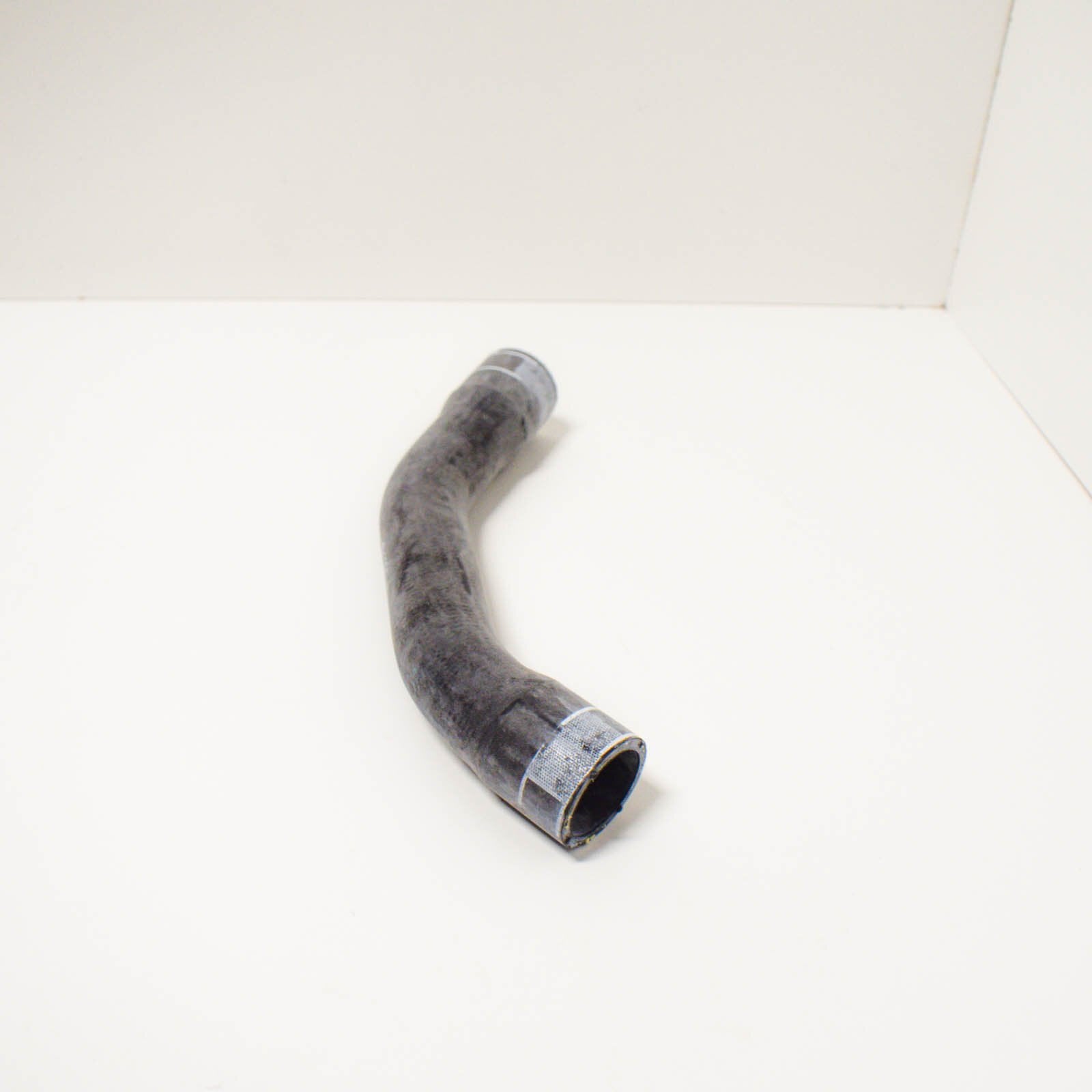 NEW AUDI R8 42 RIGHT SIDE RADIATOR PIPE HOSE 420121073 ORIGINAL