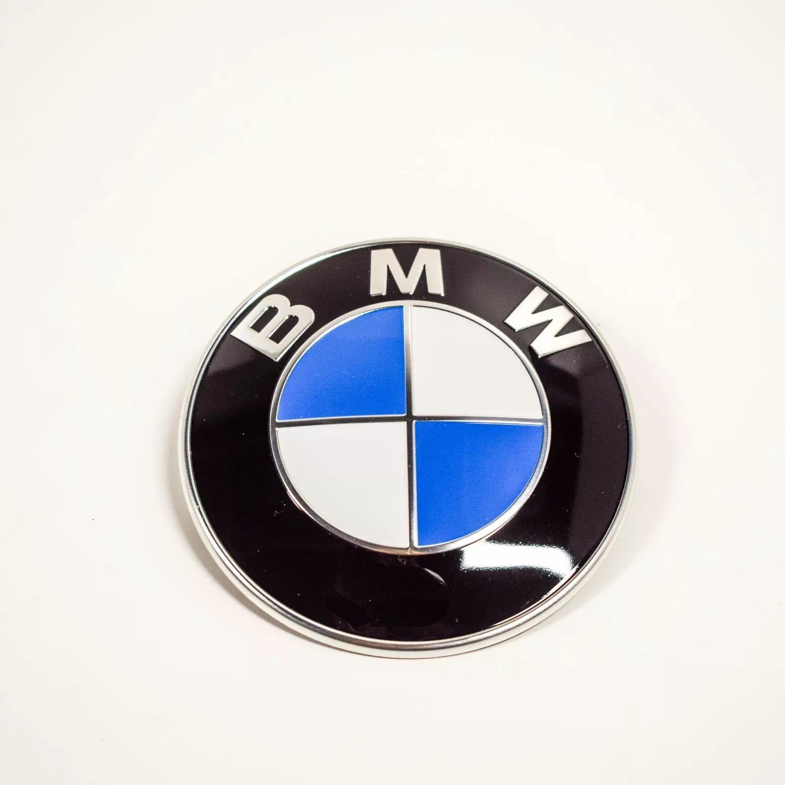 NEW BMW X5 E70 FRONT BONNET HOOD BADGE EMBLEM 51148132375 8132375 ORIGINAL