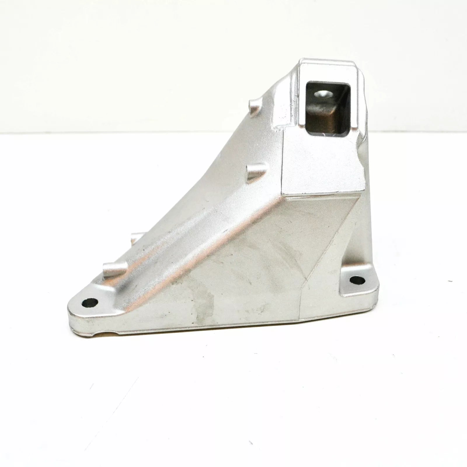 NEW BMW M5 F10 LEFT SIDE ENGINE BRACKET 22112284111 ORIGINAL