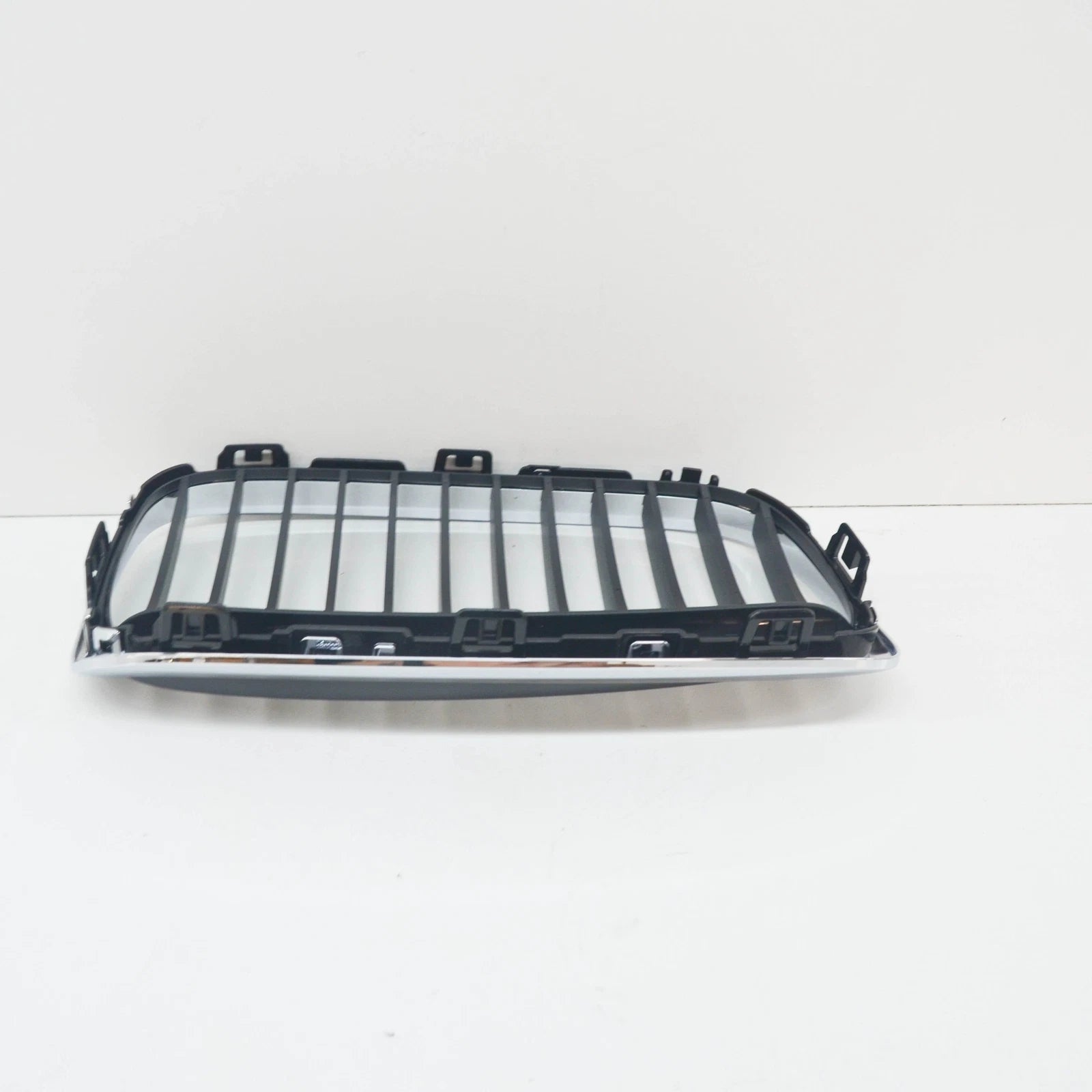 NEW BMW 2 F45 LEFT RADIATOR GRILLE LUXURY 51137379609 7379609 2015 ORIGINAL