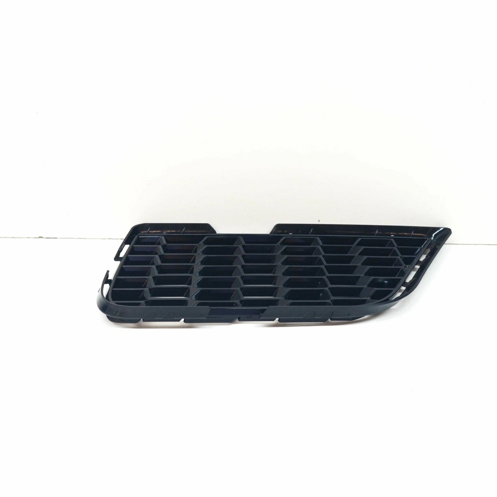 NEW BMW M5 F90 M FRONT BUMPER RIGHT OPEN AIR GRILLE 51118065318 ORIGINAL